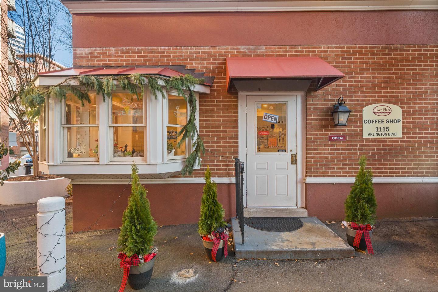 1121 ARLINGTON BLVD #405, ARLINGTON, Virginia 22209, 1 Bedroom Bedrooms, ,1 BathroomBathrooms,Residential,For sale,1121 ARLINGTON BLVD #405,VAAR2068220 MLS # VAAR2068220