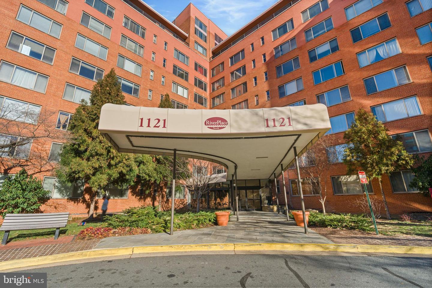 1121 ARLINGTON BLVD #405, ARLINGTON, Virginia 22209, 1 Bedroom Bedrooms, ,1 BathroomBathrooms,Residential,For sale,1121 ARLINGTON BLVD #405,VAAR2068220 MLS # VAAR2068220