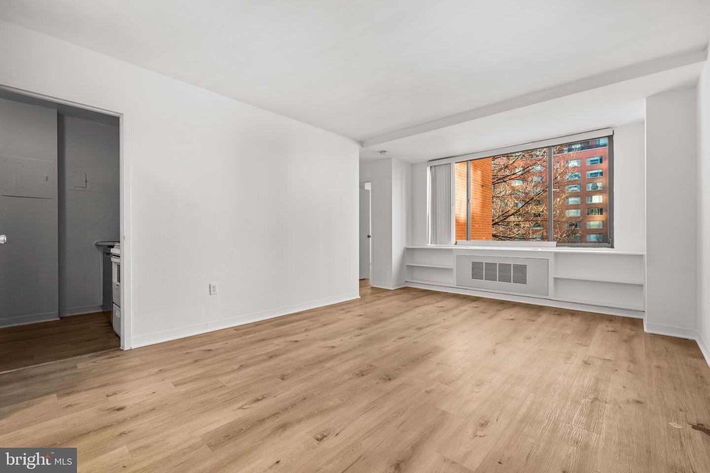 1121 ARLINGTON BLVD #405, ARLINGTON, Virginia 22209, 1 Bedroom Bedrooms, ,1 BathroomBathrooms,Residential,For sale,1121 ARLINGTON BLVD #405,VAAR2068220 MLS # VAAR2068220