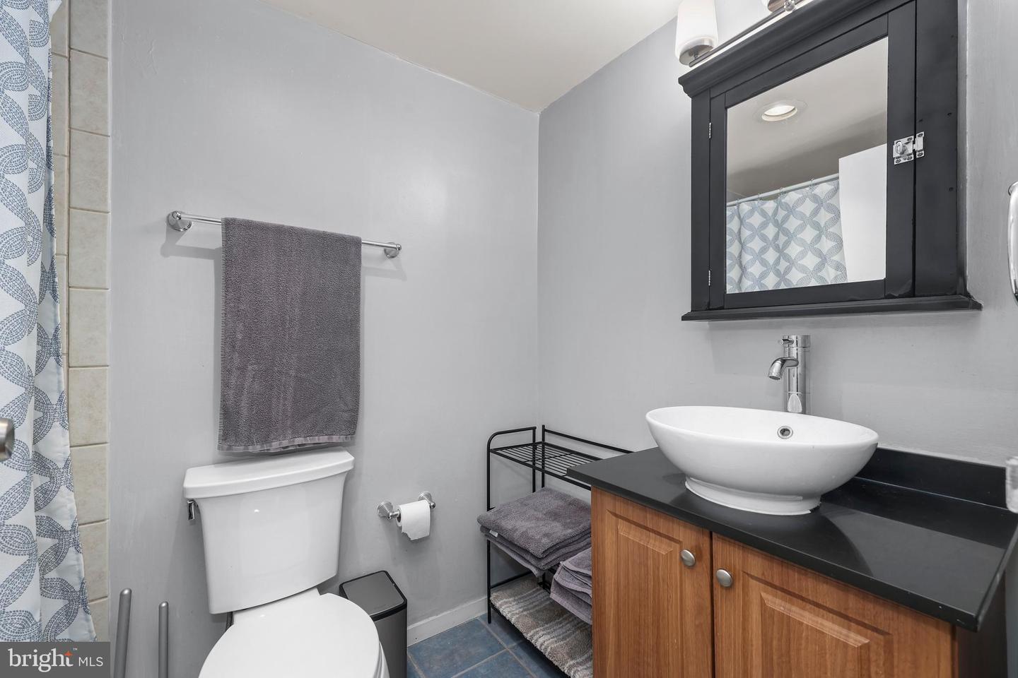 5500 HOLMES RUN PKWY #703, ALEXANDRIA, Virginia 22304, 1 Bedroom Bedrooms, ,1 BathroomBathrooms,Residential,For sale,5500 HOLMES RUN PKWY #703,VAAX2053588 MLS # VAAX2053588