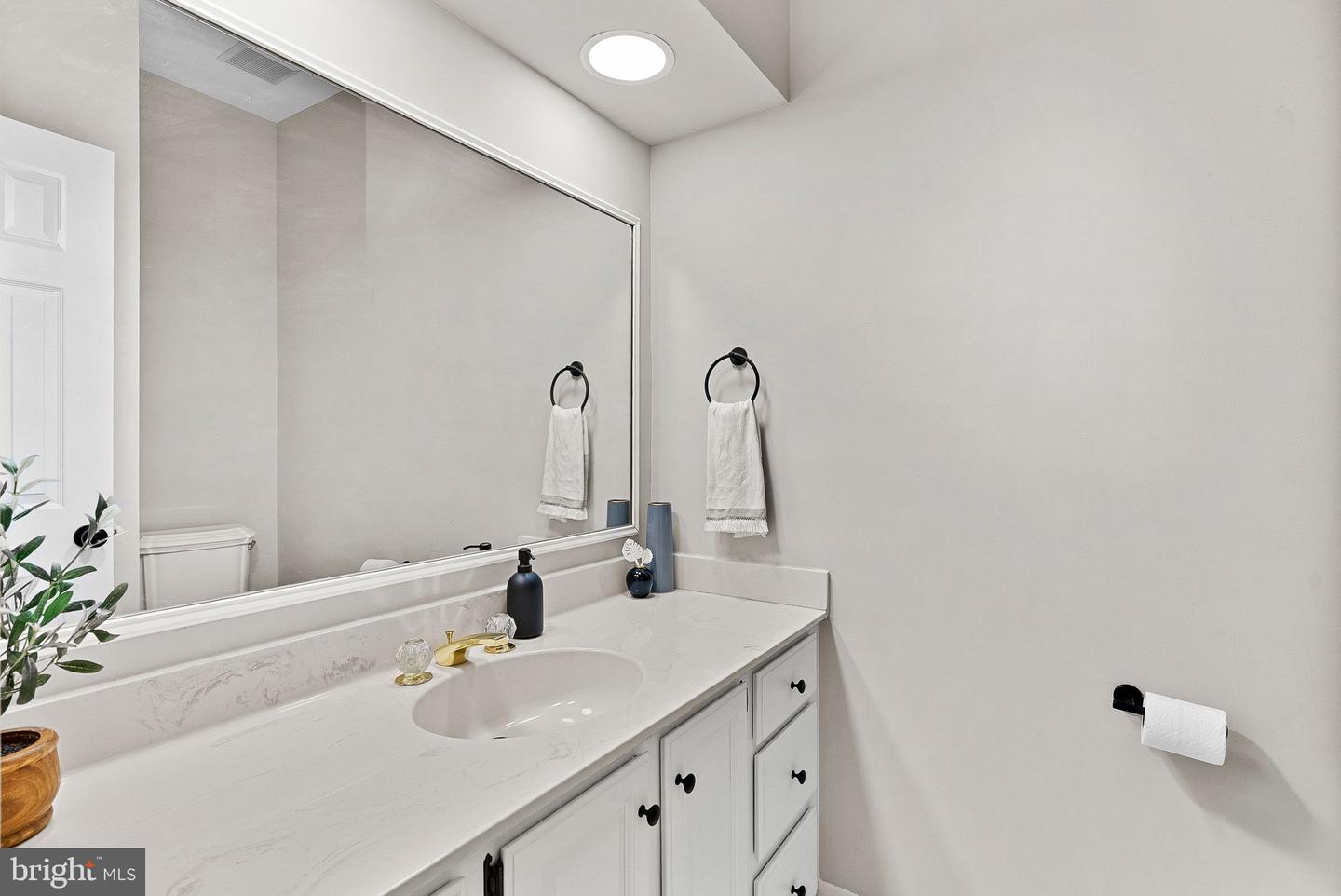 9440 FLOWERDEN LN, MANASSAS, Virginia 20110, 4 Bedrooms Bedrooms, ,3 BathroomsBathrooms,Residential,For sale,9440 FLOWERDEN LN,VAMN2010138 MLS # VAMN2010138