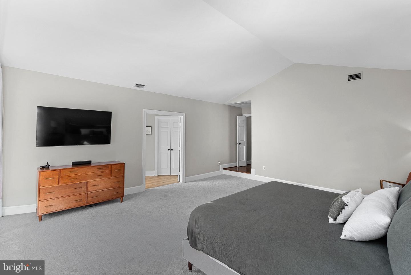 9440 FLOWERDEN LN, MANASSAS, Virginia 20110, 4 Bedrooms Bedrooms, ,3 BathroomsBathrooms,Residential,For sale,9440 FLOWERDEN LN,VAMN2010138 MLS # VAMN2010138