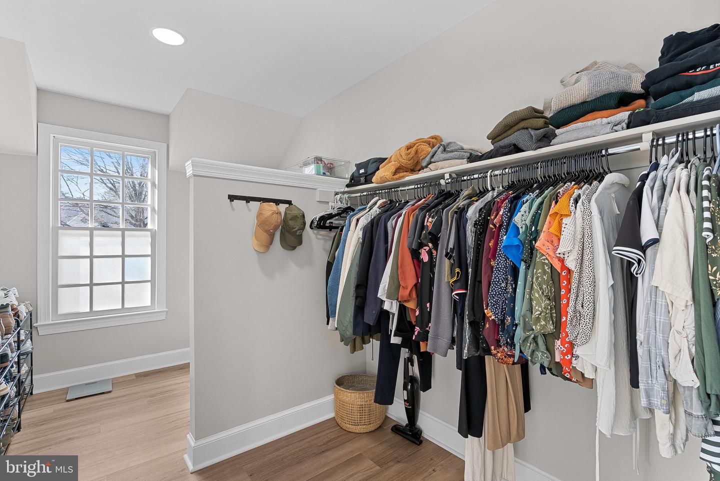 9440 FLOWERDEN LN, MANASSAS, Virginia 20110, 4 Bedrooms Bedrooms, ,3 BathroomsBathrooms,Residential,For sale,9440 FLOWERDEN LN,VAMN2010138 MLS # VAMN2010138