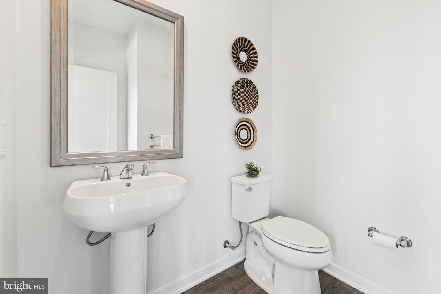 4635 CHARGER PL #805, CHANTILLY, Virginia 20151, 3 Bedrooms Bedrooms, ,2 BathroomsBathrooms,Residential,For sale,4635 CHARGER PL #805,VAFX2287800 MLS # VAFX2287800