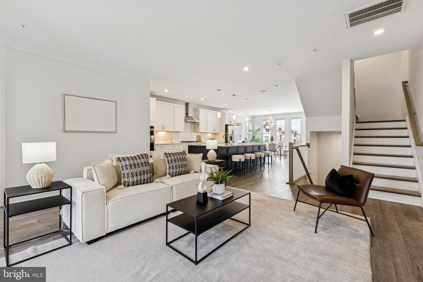 4635 CHARGER PL #805, CHANTILLY, Virginia 20151, 3 Bedrooms Bedrooms, ,2 BathroomsBathrooms,Residential,For sale,4635 CHARGER PL #805,VAFX2287800 MLS # VAFX2287800