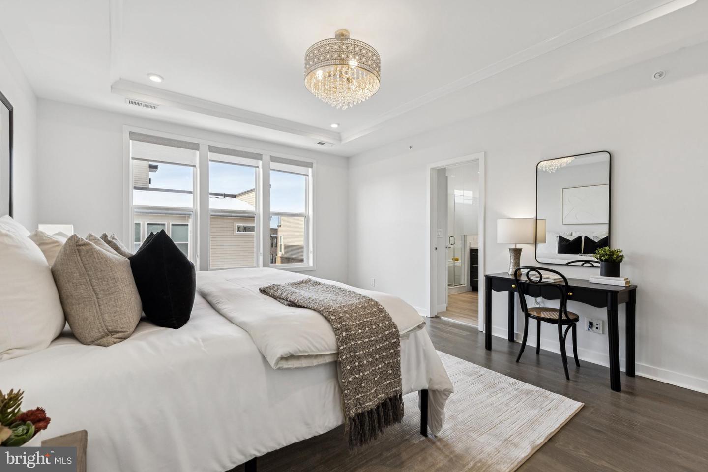 4635 CHARGER PL #805, CHANTILLY, Virginia 20151, 3 Bedrooms Bedrooms, ,2 BathroomsBathrooms,Residential,For sale,4635 CHARGER PL #805,VAFX2287800 MLS # VAFX2287800