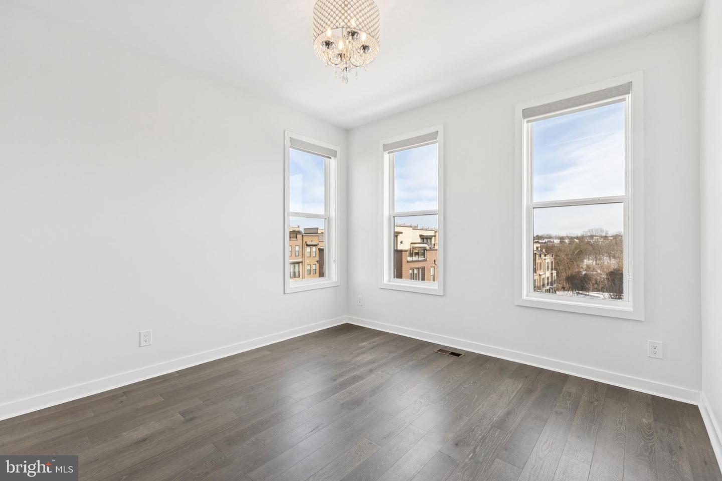 4635 CHARGER PL #805, CHANTILLY, Virginia 20151, 3 Bedrooms Bedrooms, ,2 BathroomsBathrooms,Residential,For sale,4635 CHARGER PL #805,VAFX2287800 MLS # VAFX2287800