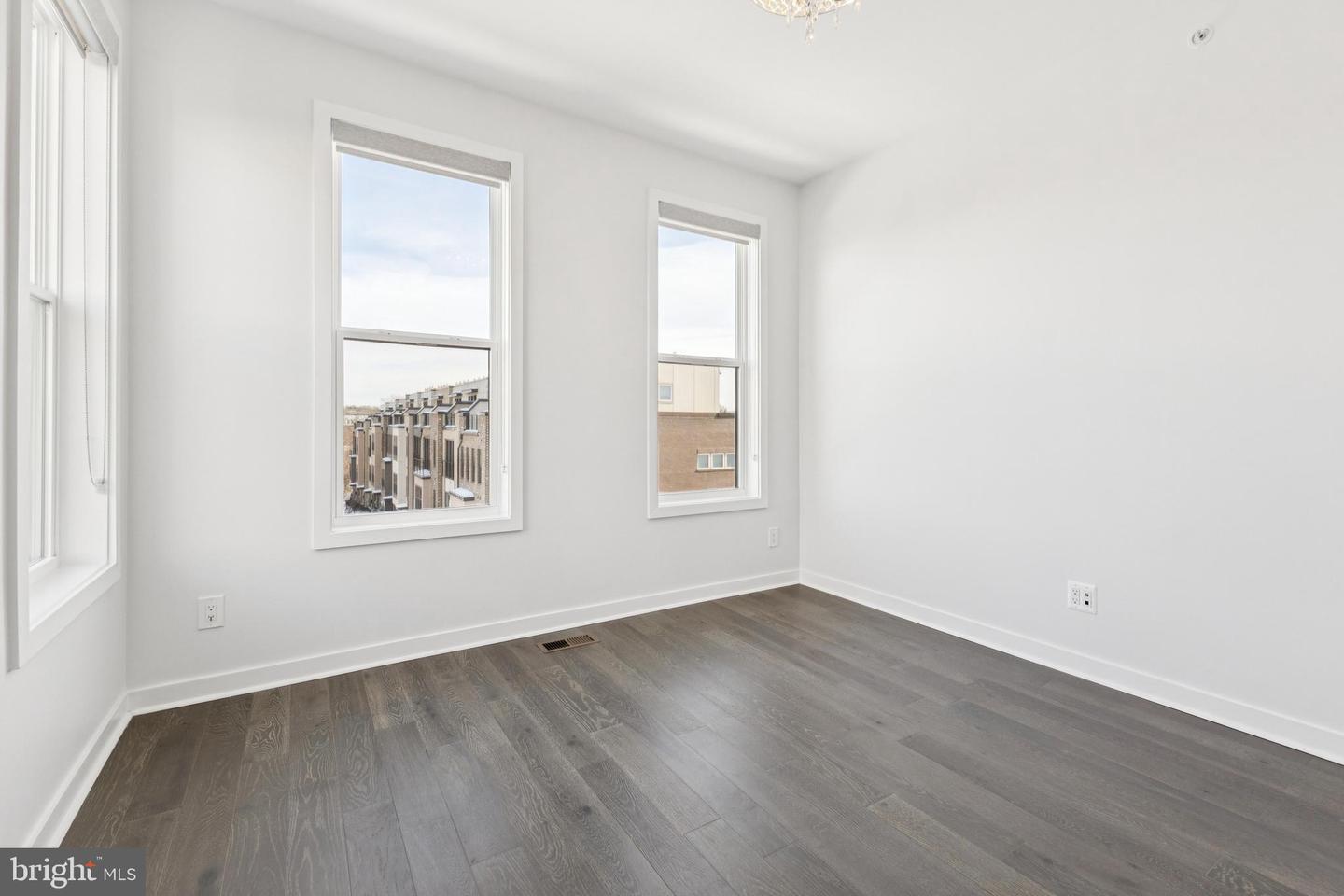 4635 CHARGER PL #805, CHANTILLY, Virginia 20151, 3 Bedrooms Bedrooms, ,2 BathroomsBathrooms,Residential,For sale,4635 CHARGER PL #805,VAFX2287800 MLS # VAFX2287800