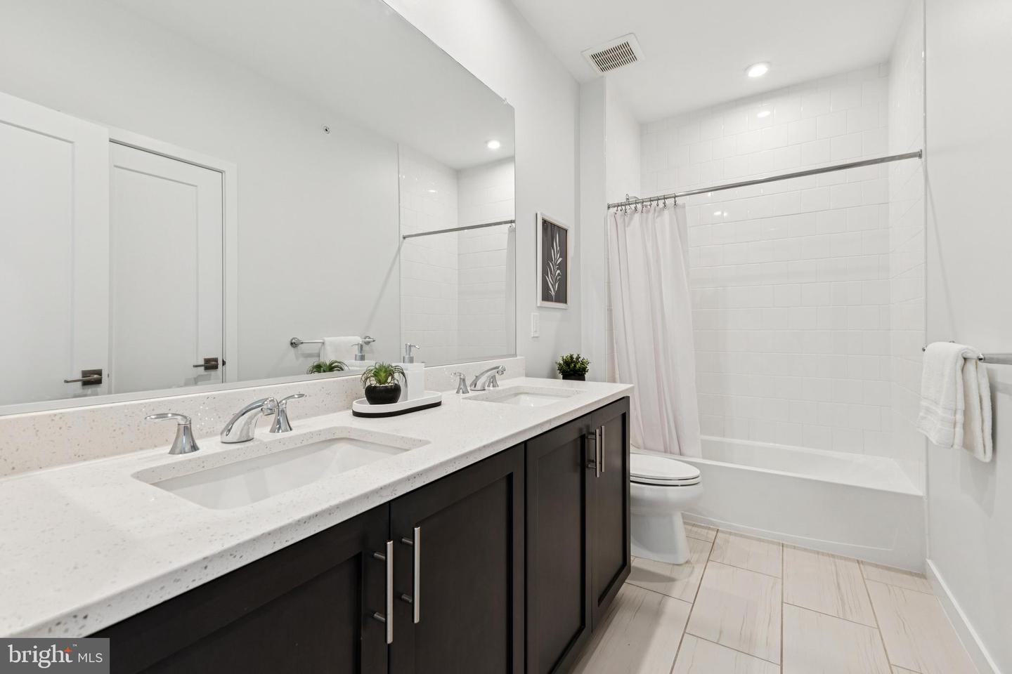 4635 CHARGER PL #805, CHANTILLY, Virginia 20151, 3 Bedrooms Bedrooms, ,2 BathroomsBathrooms,Residential,For sale,4635 CHARGER PL #805,VAFX2287800 MLS # VAFX2287800