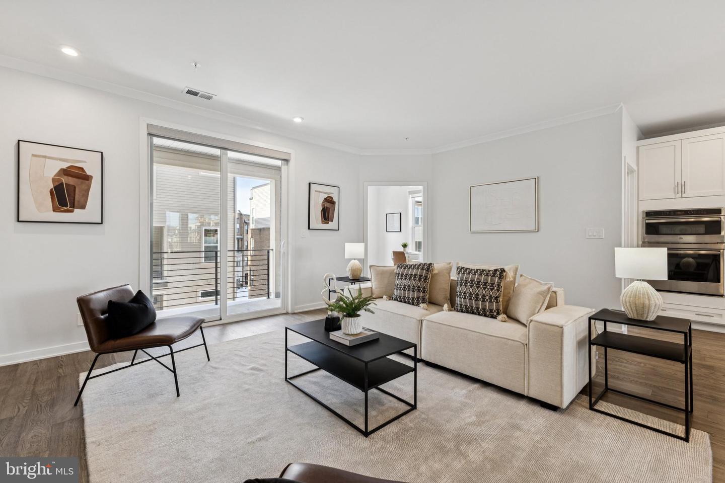 4635 CHARGER PL #805, CHANTILLY, Virginia 20151, 3 Bedrooms Bedrooms, ,2 BathroomsBathrooms,Residential,For sale,4635 CHARGER PL #805,VAFX2287800 MLS # VAFX2287800