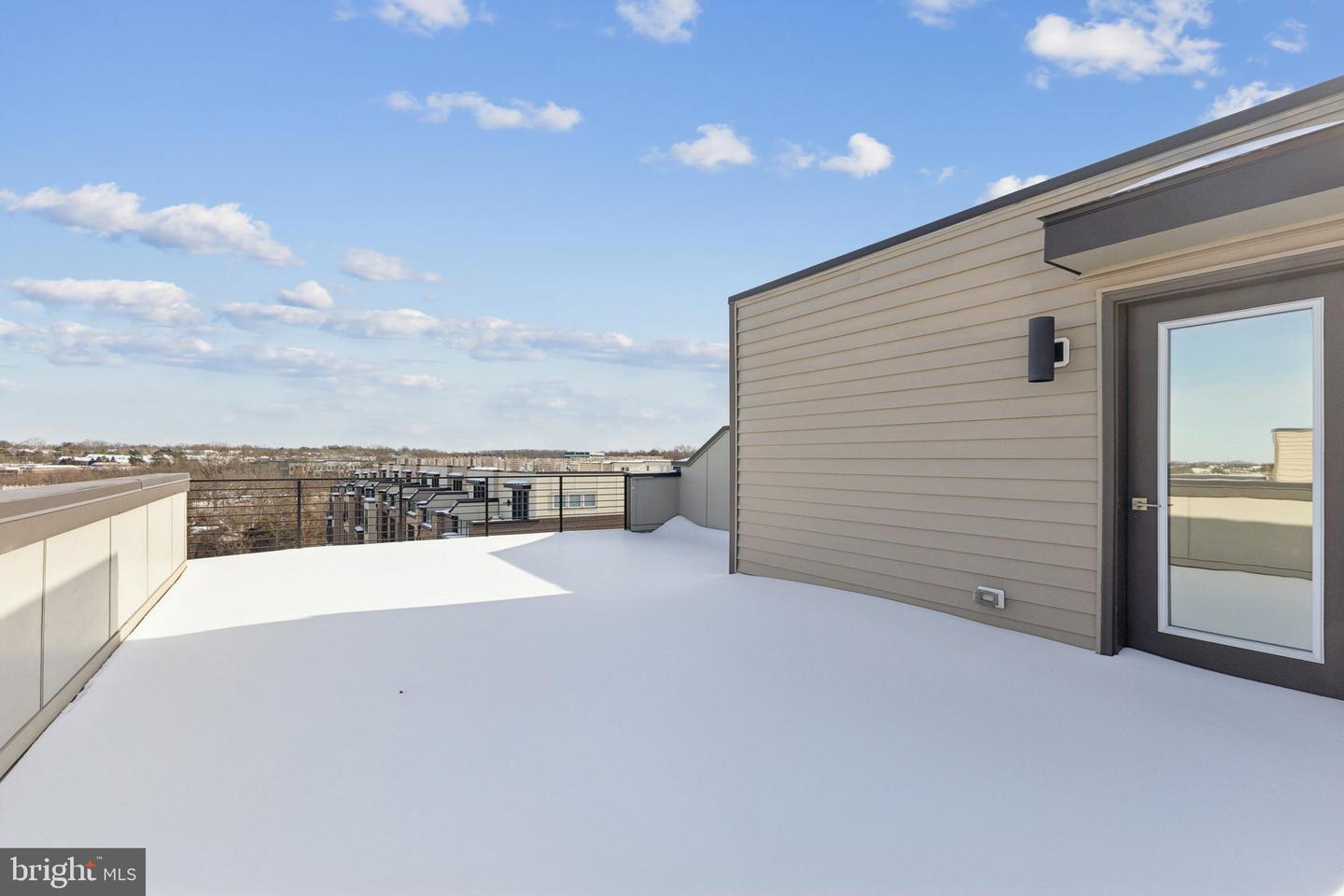 4635 CHARGER PL #805, CHANTILLY, Virginia 20151, 3 Bedrooms Bedrooms, ,2 BathroomsBathrooms,Residential,For sale,4635 CHARGER PL #805,VAFX2287800 MLS # VAFX2287800