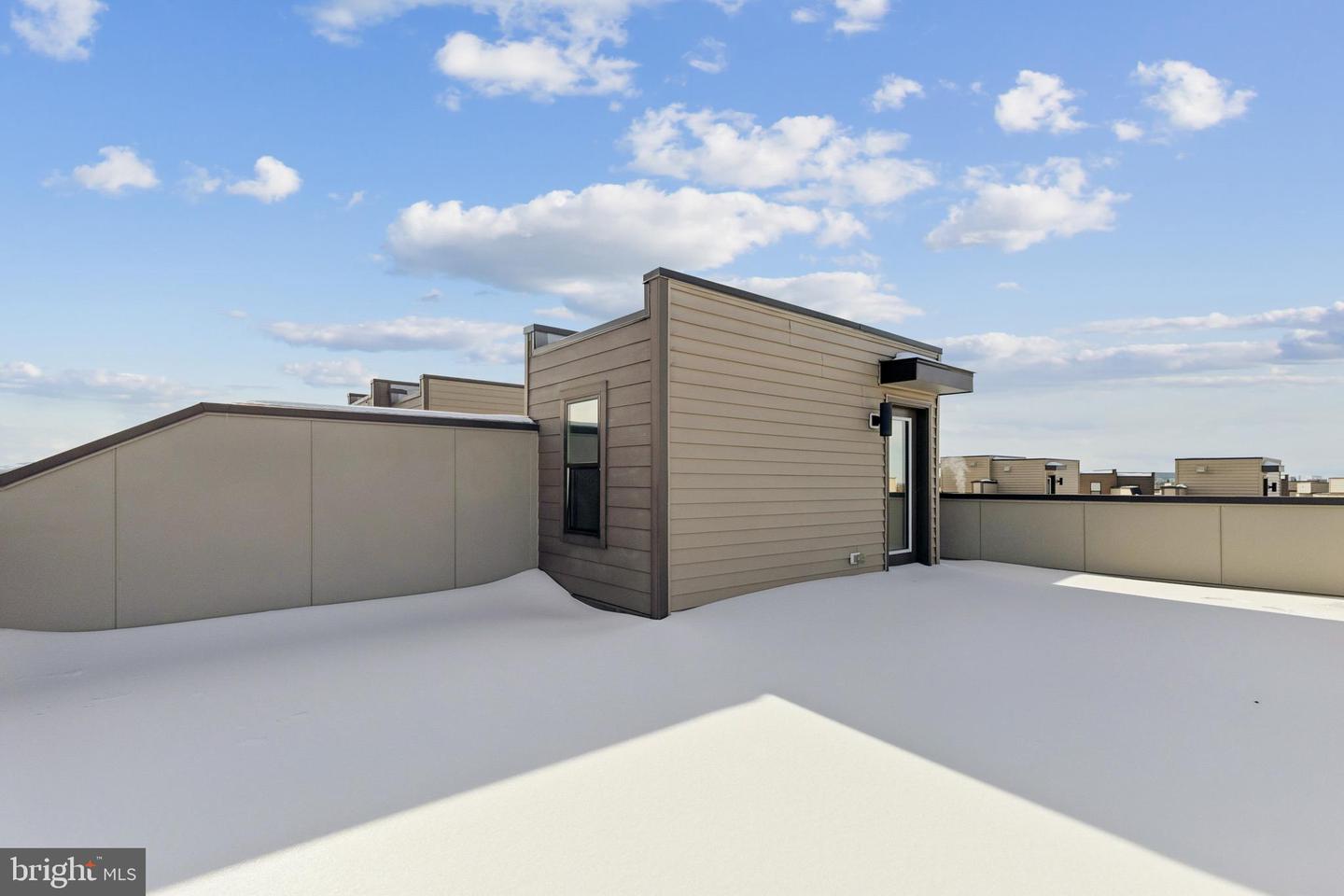 4635 CHARGER PL #805, CHANTILLY, Virginia 20151, 3 Bedrooms Bedrooms, ,2 BathroomsBathrooms,Residential,For sale,4635 CHARGER PL #805,VAFX2287800 MLS # VAFX2287800