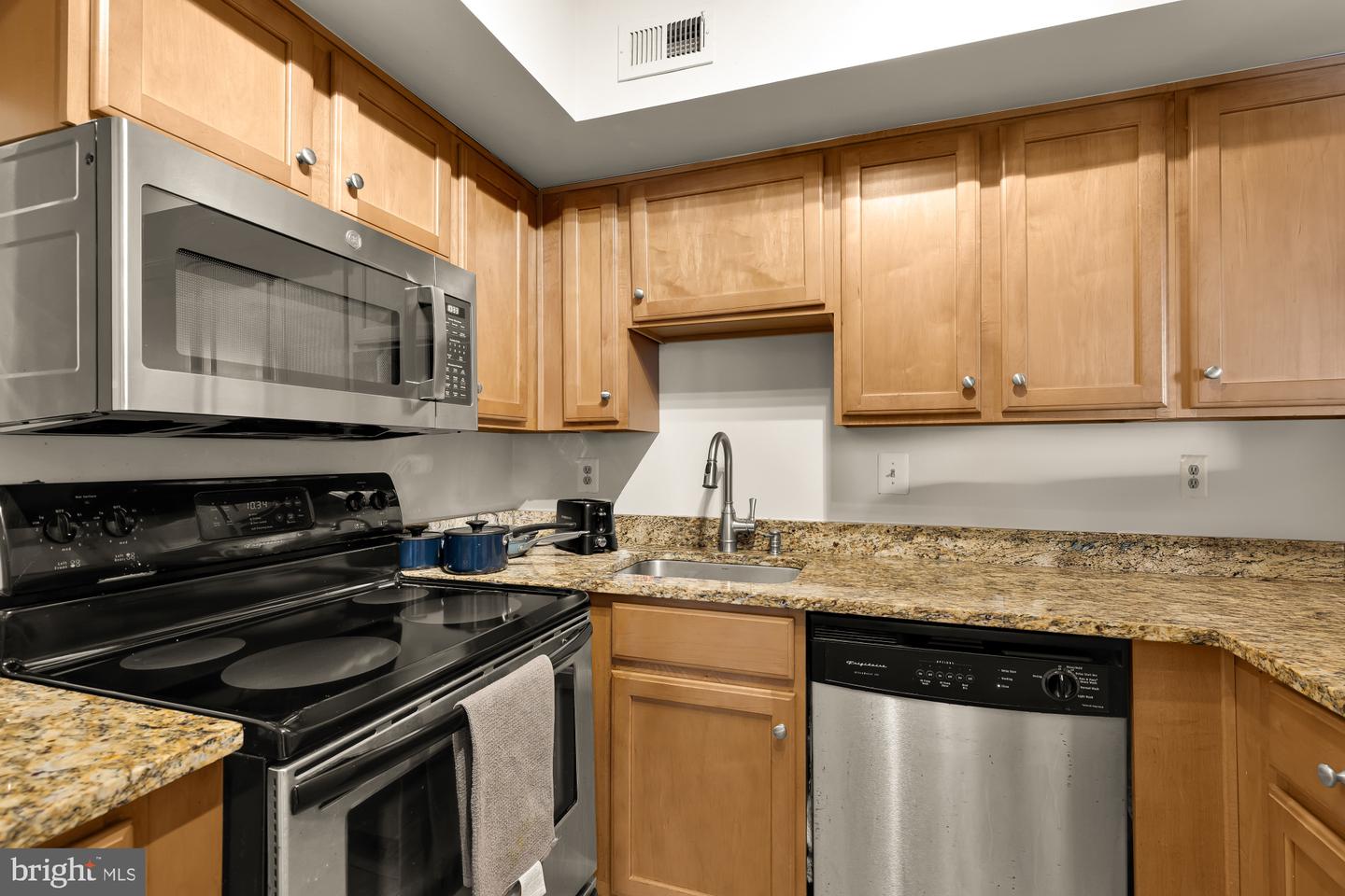 1001 N RANDOLPH ST #309, ARLINGTON, Virginia 22201, 1 Bedroom Bedrooms, ,1 BathroomBathrooms,Residential,For sale,1001 N RANDOLPH ST #309,VAAR2068246 MLS # VAAR2068246
