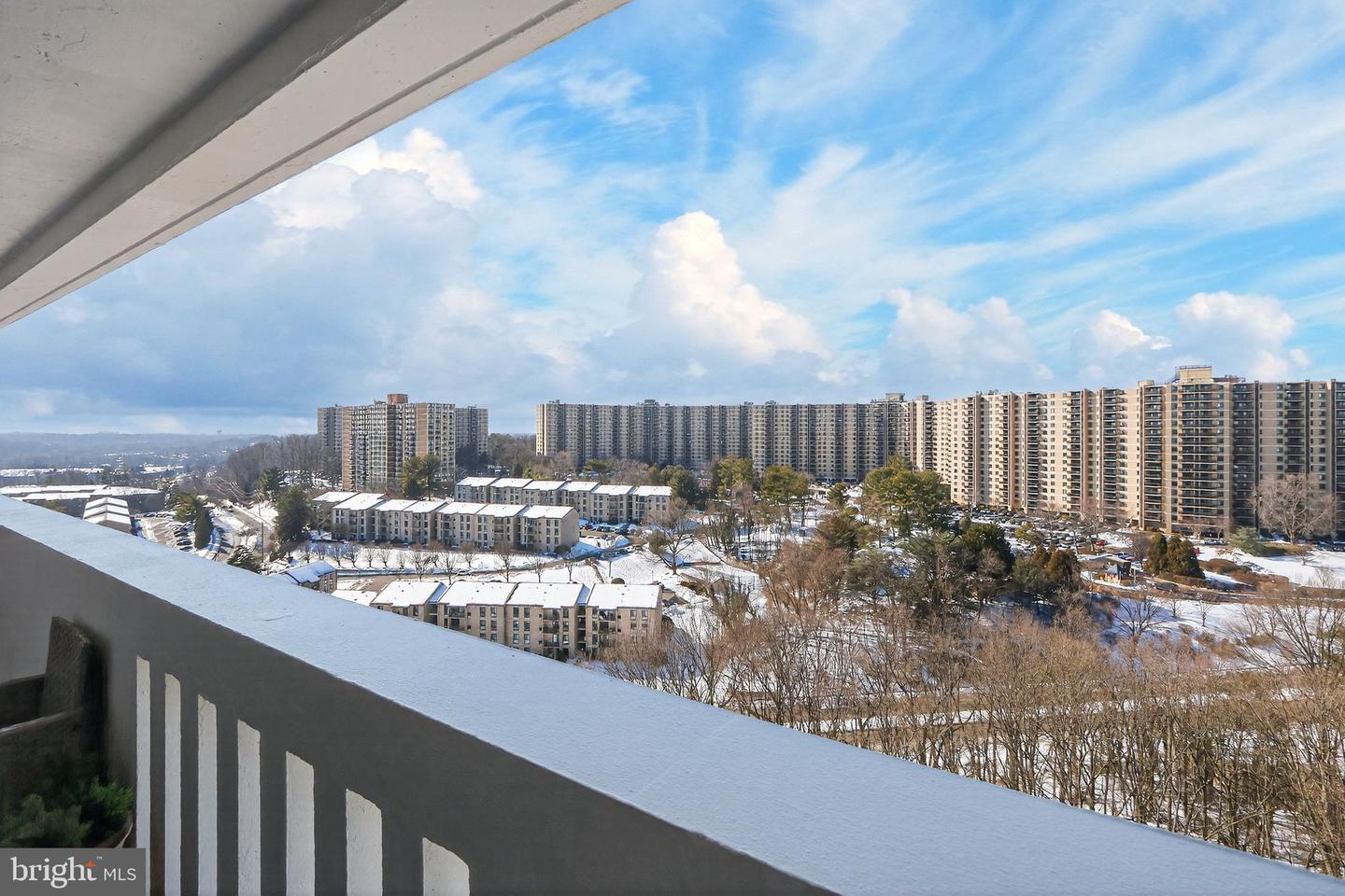 6101 EDSALL RD #1704, ALEXANDRIA, Virginia 22304, 2 Bedrooms Bedrooms, ,2 BathroomsBathrooms,Residential,For sale,6101 EDSALL RD #1704,VAAX2053618 MLS # VAAX2053618