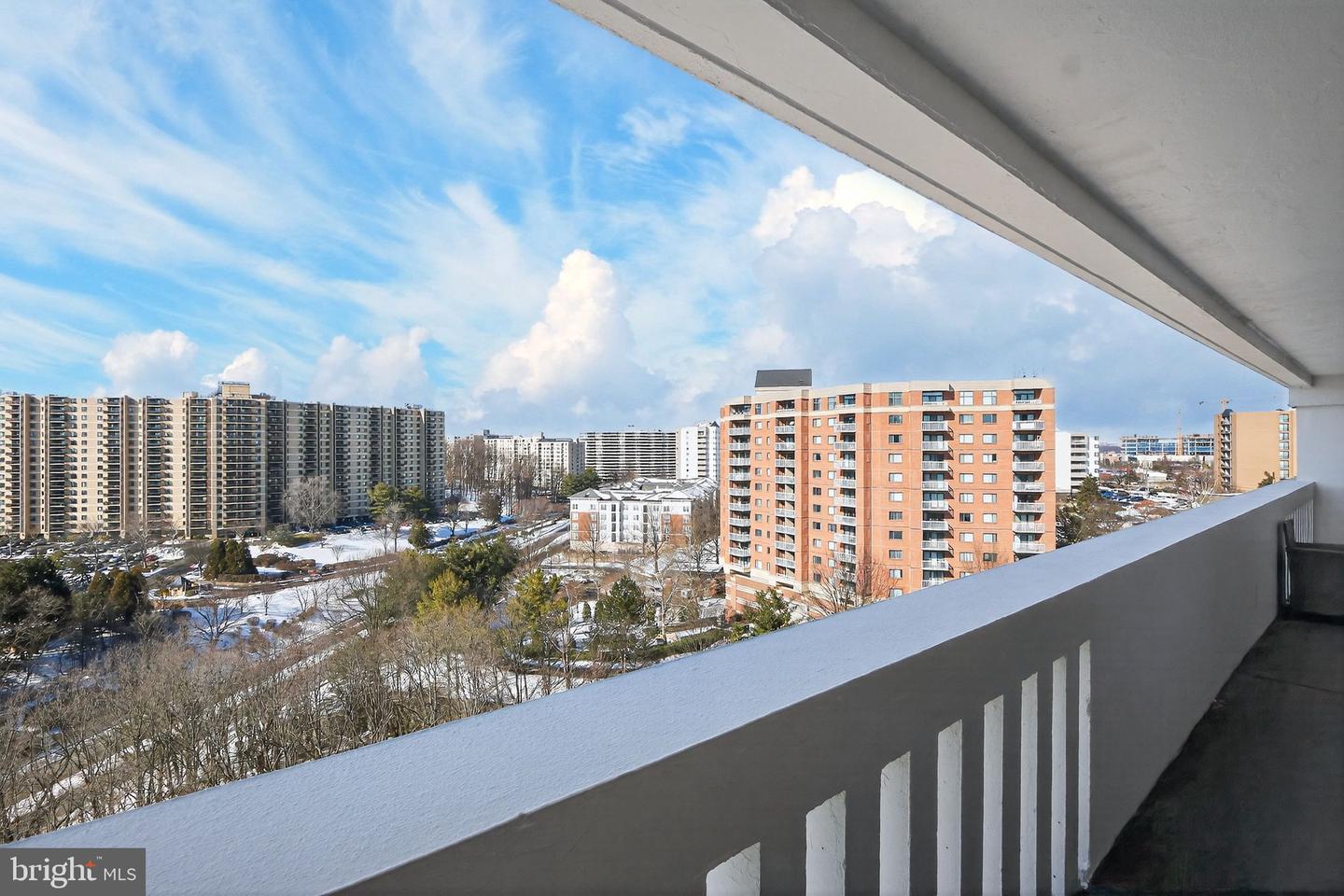 6101 EDSALL RD #1704, ALEXANDRIA, Virginia 22304, 2 Bedrooms Bedrooms, ,2 BathroomsBathrooms,Residential,For sale,6101 EDSALL RD #1704,VAAX2053618 MLS # VAAX2053618