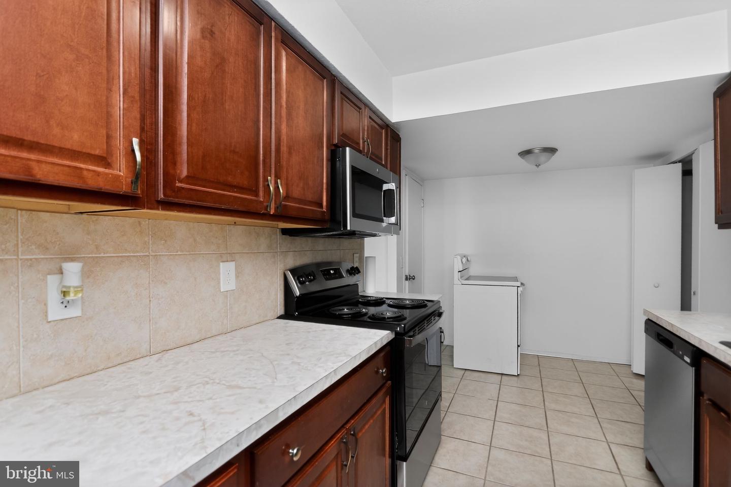 6101 EDSALL RD #1704, ALEXANDRIA, Virginia 22304, 2 Bedrooms Bedrooms, ,2 BathroomsBathrooms,Residential,For sale,6101 EDSALL RD #1704,VAAX2053618 MLS # VAAX2053618