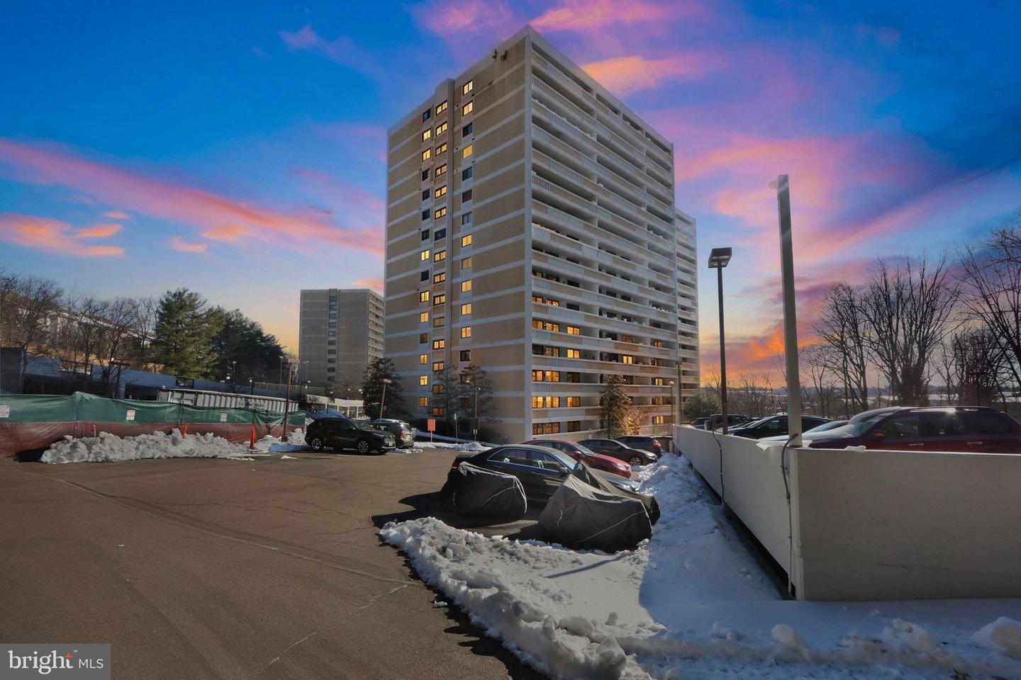 6101 EDSALL RD #1704, ALEXANDRIA, Virginia 22304, 2 Bedrooms Bedrooms, ,2 BathroomsBathrooms,Residential,For sale,6101 EDSALL RD #1704,VAAX2053618 MLS # VAAX2053618