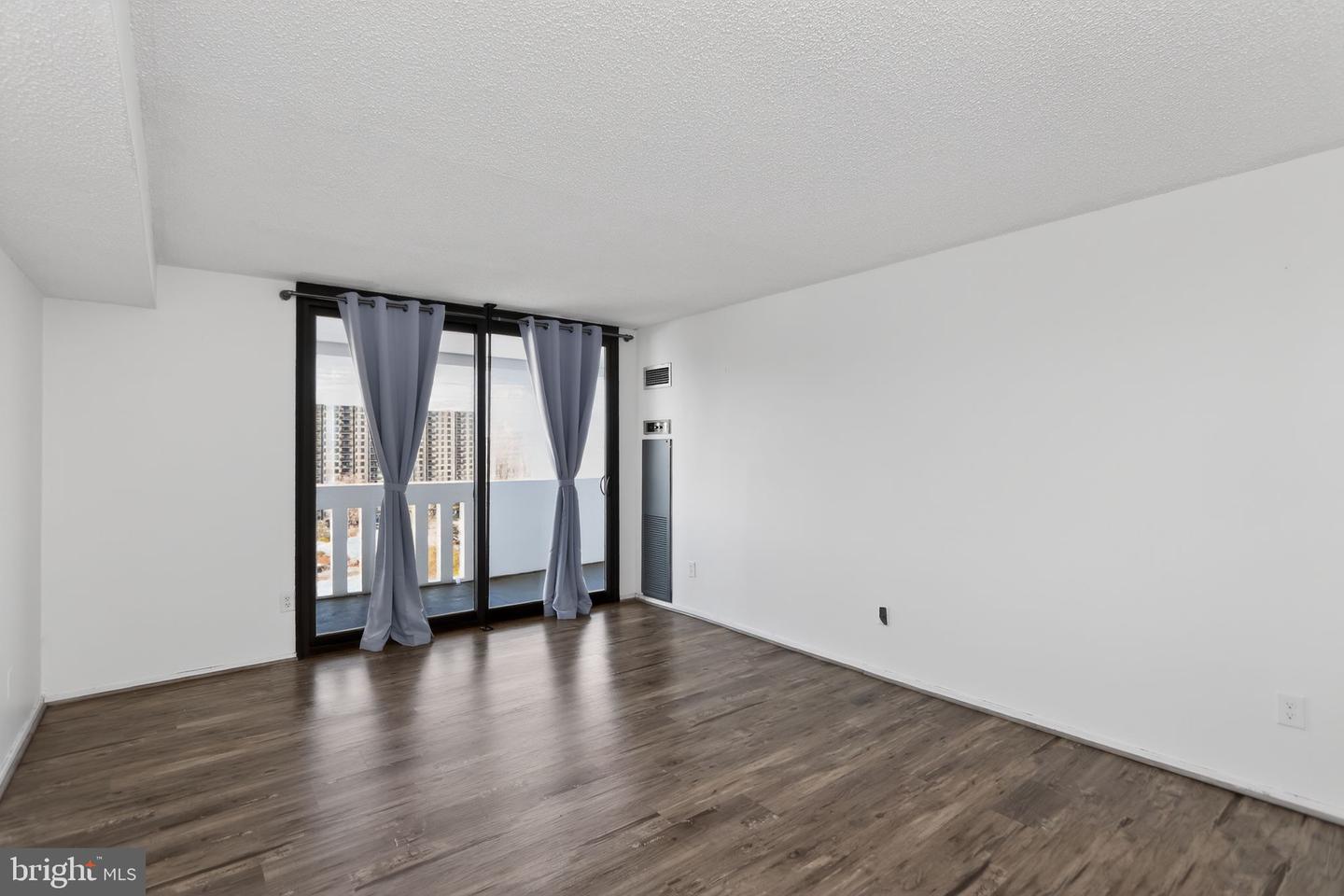 6101 EDSALL RD #1704, ALEXANDRIA, Virginia 22304, 2 Bedrooms Bedrooms, ,2 BathroomsBathrooms,Residential,For sale,6101 EDSALL RD #1704,VAAX2053618 MLS # VAAX2053618