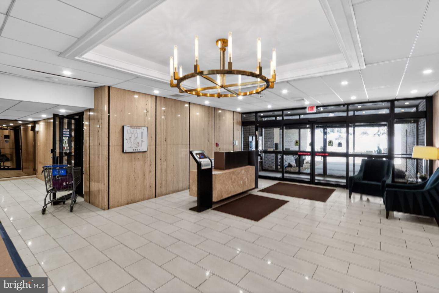 6101 EDSALL RD #1704, ALEXANDRIA, Virginia 22304, 2 Bedrooms Bedrooms, ,2 BathroomsBathrooms,Residential,For sale,6101 EDSALL RD #1704,VAAX2053618 MLS # VAAX2053618