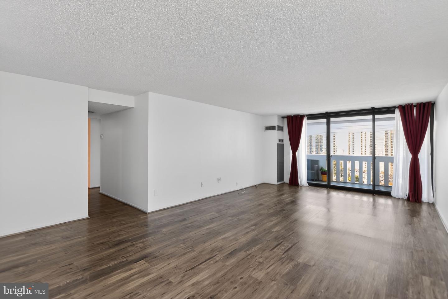 6101 EDSALL RD #1704, ALEXANDRIA, Virginia 22304, 2 Bedrooms Bedrooms, ,2 BathroomsBathrooms,Residential,For sale,6101 EDSALL RD #1704,VAAX2053618 MLS # VAAX2053618