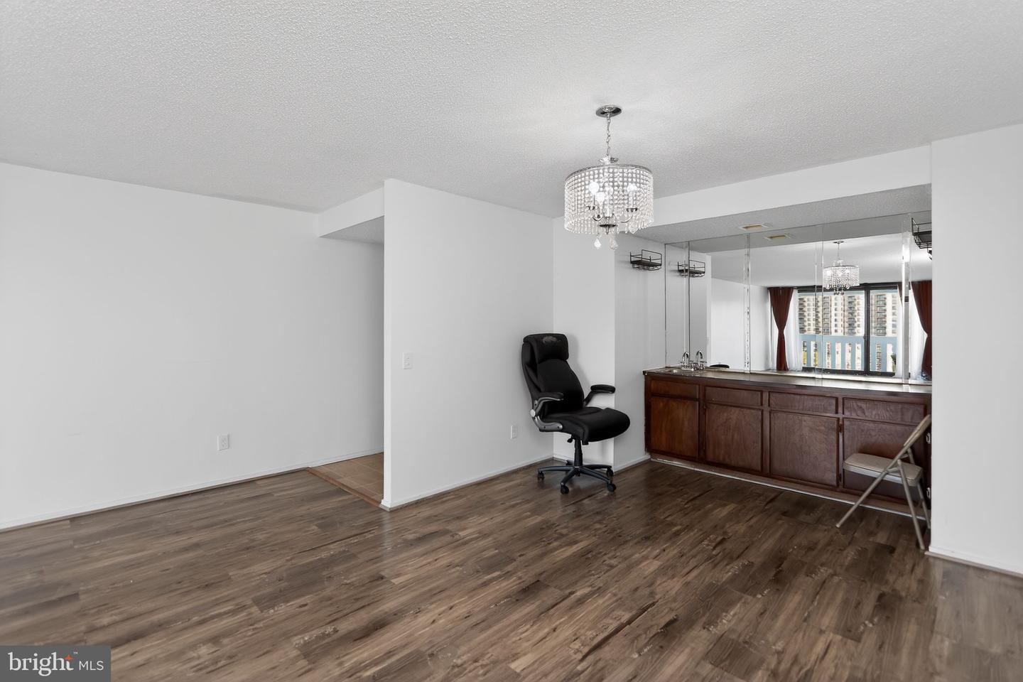 6101 EDSALL RD #1704, ALEXANDRIA, Virginia 22304, 2 Bedrooms Bedrooms, ,2 BathroomsBathrooms,Residential,For sale,6101 EDSALL RD #1704,VAAX2053618 MLS # VAAX2053618