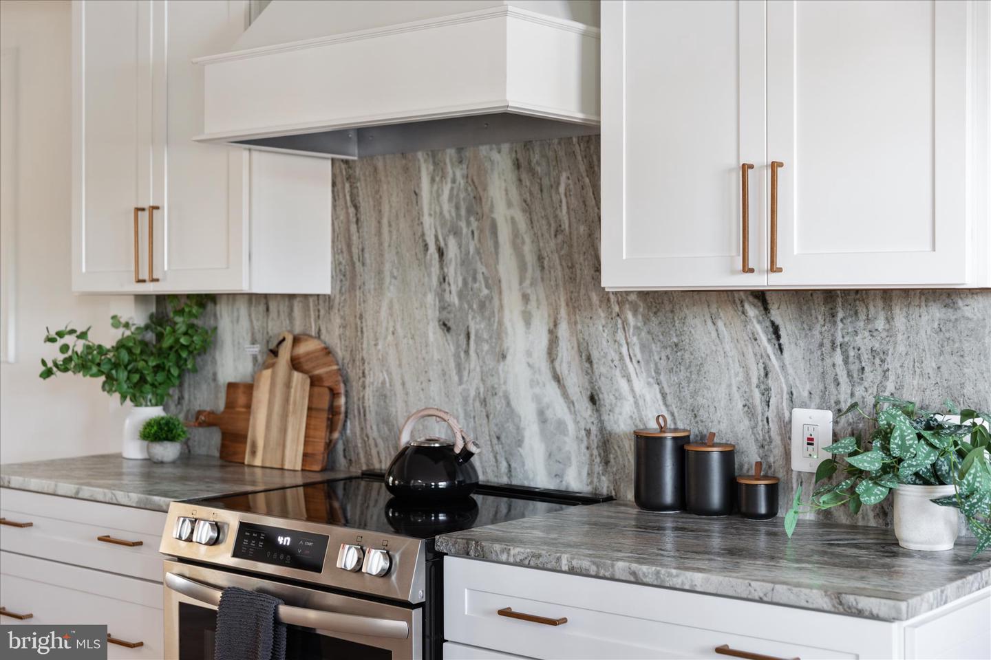 4386 LAKEWOOD DR, WARRENTON, Virginia 20187, 4 Bedrooms Bedrooms, ,3 BathroomsBathrooms,Residential,For sale,4386 LAKEWOOD DR,VAFQ2020304 MLS # VAFQ2020304