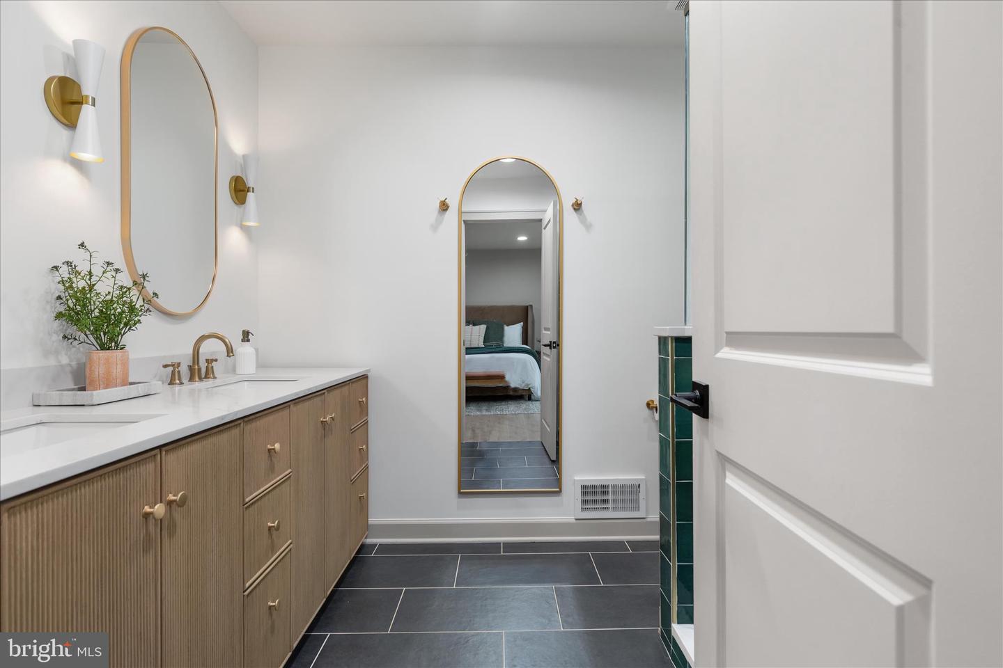 4386 LAKEWOOD DR, WARRENTON, Virginia 20187, 4 Bedrooms Bedrooms, ,3 BathroomsBathrooms,Residential,For sale,4386 LAKEWOOD DR,VAFQ2020304 MLS # VAFQ2020304