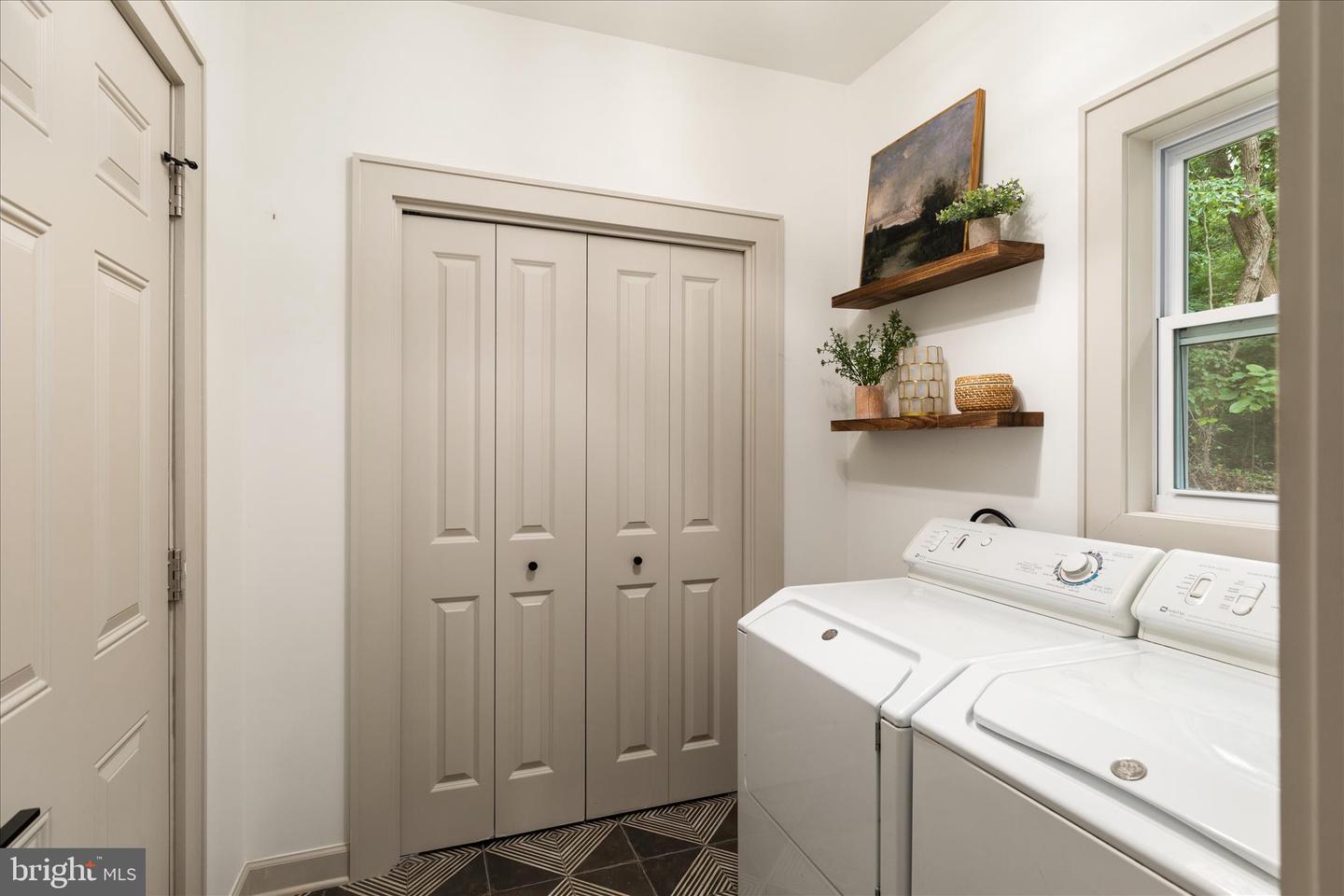 4386 LAKEWOOD DR, WARRENTON, Virginia 20187, 4 Bedrooms Bedrooms, ,3 BathroomsBathrooms,Residential,For sale,4386 LAKEWOOD DR,VAFQ2020304 MLS # VAFQ2020304