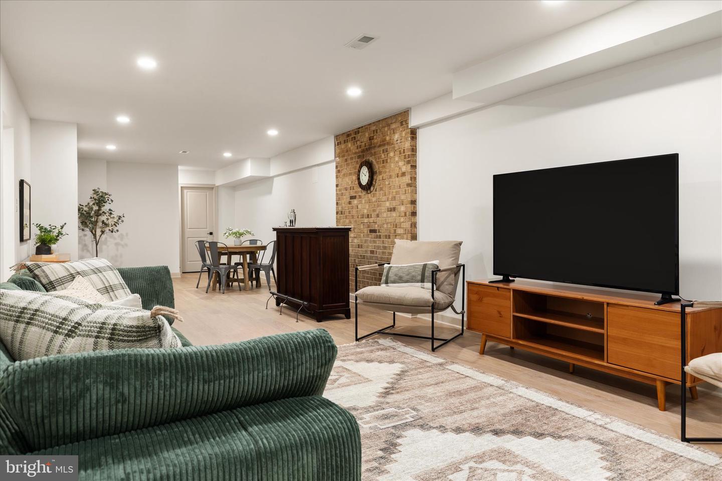 4386 LAKEWOOD DR, WARRENTON, Virginia 20187, 4 Bedrooms Bedrooms, ,3 BathroomsBathrooms,Residential,For sale,4386 LAKEWOOD DR,VAFQ2020304 MLS # VAFQ2020304