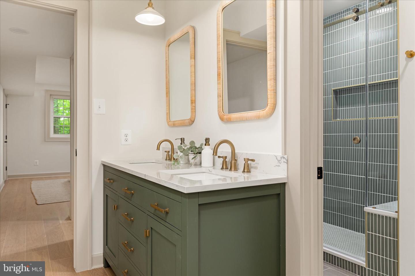 4386 LAKEWOOD DR, WARRENTON, Virginia 20187, 4 Bedrooms Bedrooms, ,3 BathroomsBathrooms,Residential,For sale,4386 LAKEWOOD DR,VAFQ2020304 MLS # VAFQ2020304