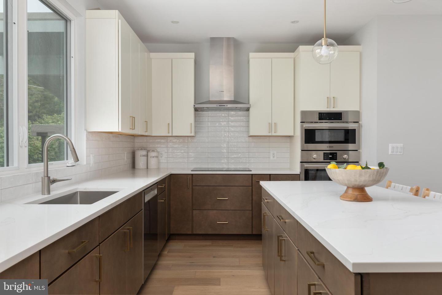 7435 NIGH RD, FALLS CHURCH, Virginia 22043, 5 Bedrooms Bedrooms, ,5 BathroomsBathrooms,Residential,For sale,7435 NIGH RD,VAFX2287938 MLS # VAFX2287938