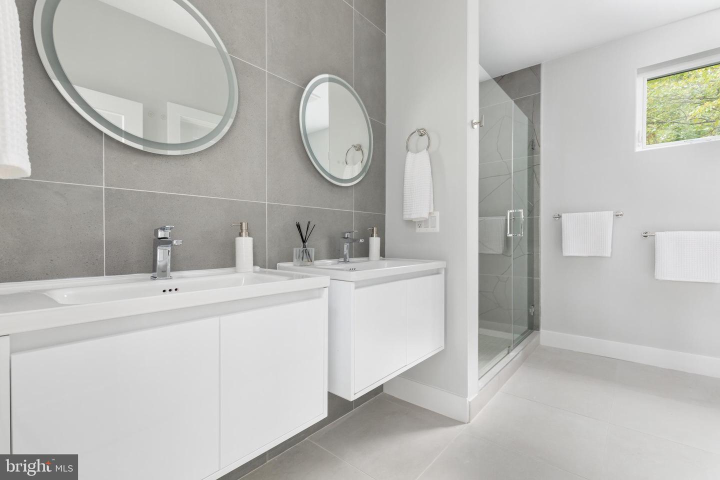 7435 NIGH RD, FALLS CHURCH, Virginia 22043, 5 Bedrooms Bedrooms, ,5 BathroomsBathrooms,Residential,For sale,7435 NIGH RD,VAFX2287938 MLS # VAFX2287938