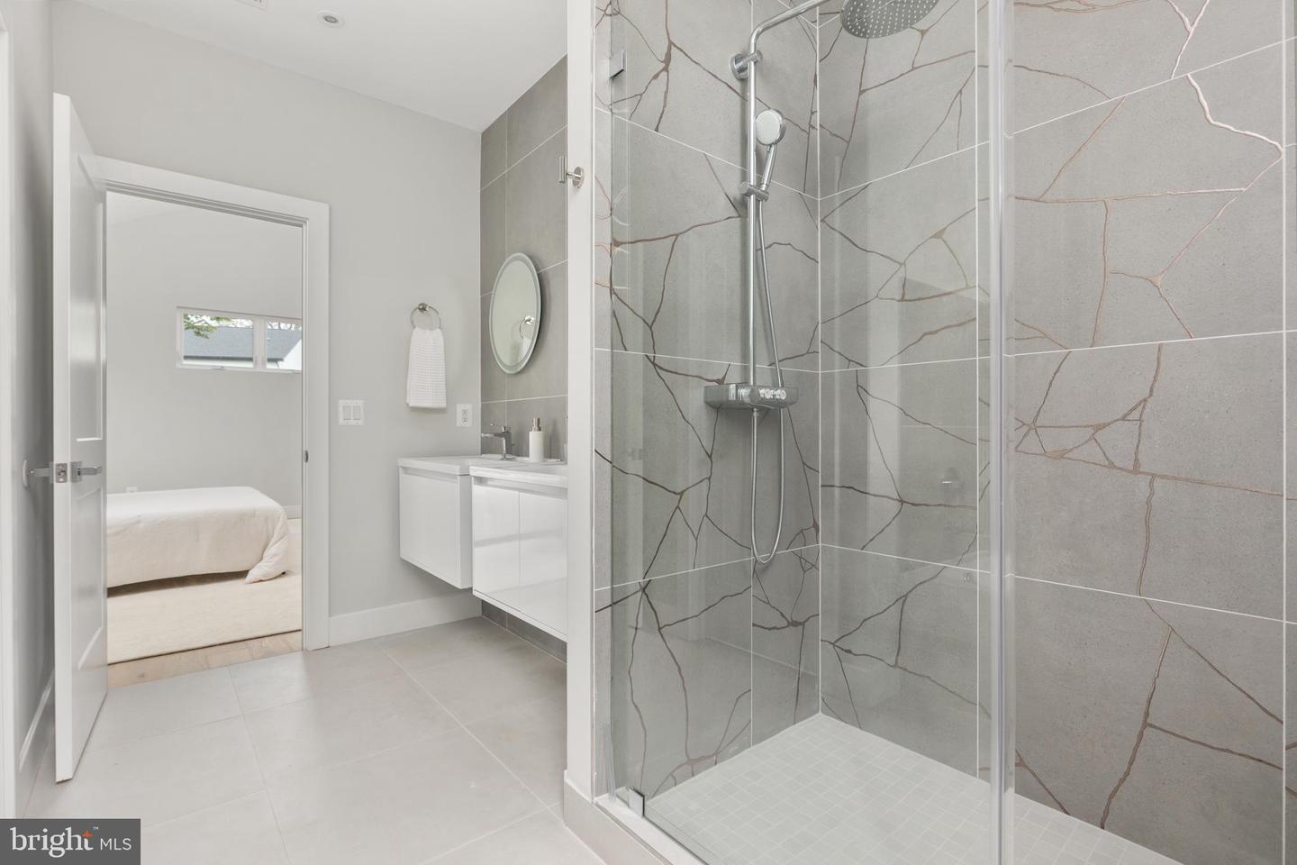 7435 NIGH RD, FALLS CHURCH, Virginia 22043, 5 Bedrooms Bedrooms, ,5 BathroomsBathrooms,Residential,For sale,7435 NIGH RD,VAFX2287938 MLS # VAFX2287938