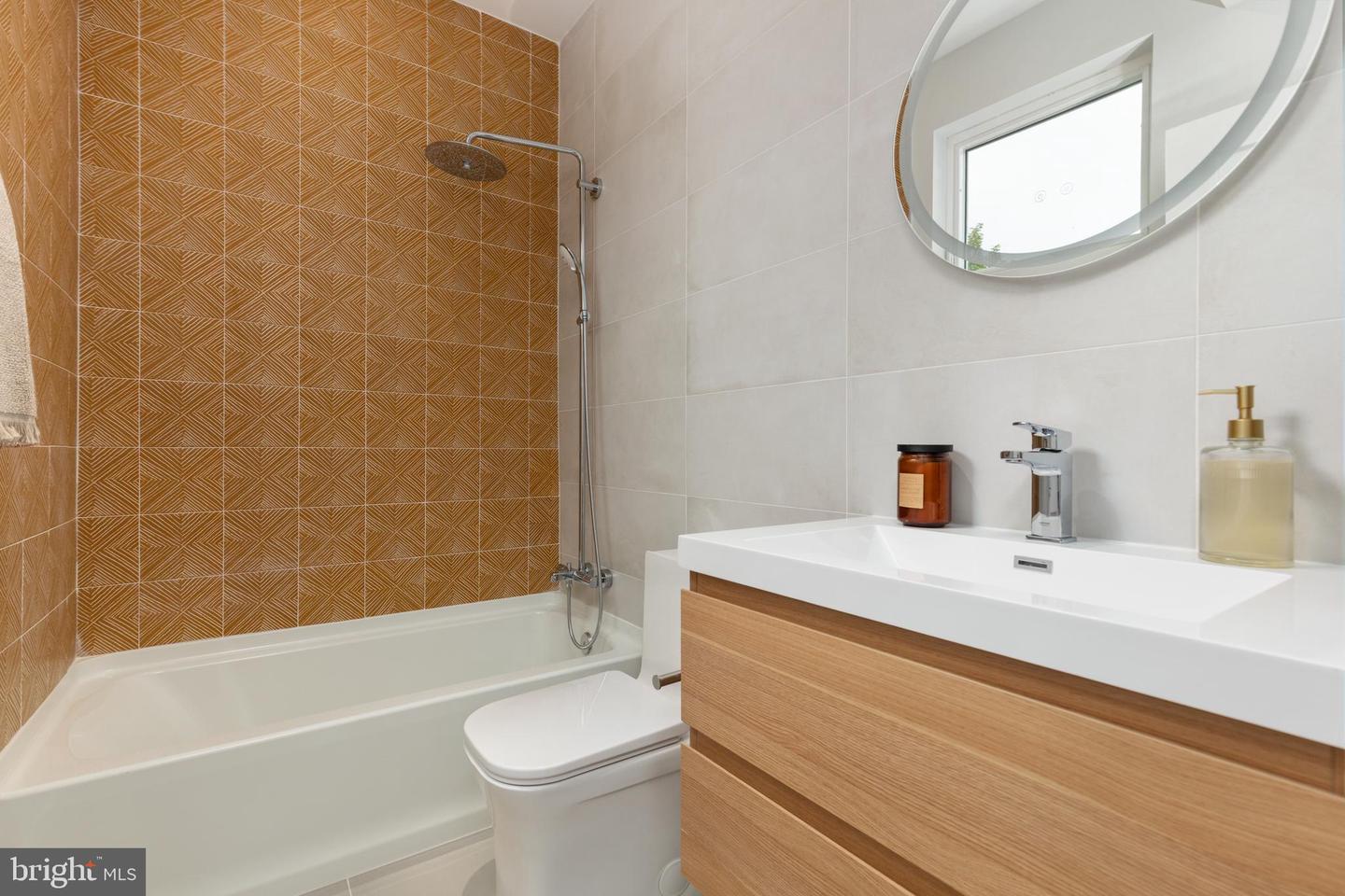 7435 NIGH RD, FALLS CHURCH, Virginia 22043, 5 Bedrooms Bedrooms, ,5 BathroomsBathrooms,Residential,For sale,7435 NIGH RD,VAFX2287938 MLS # VAFX2287938