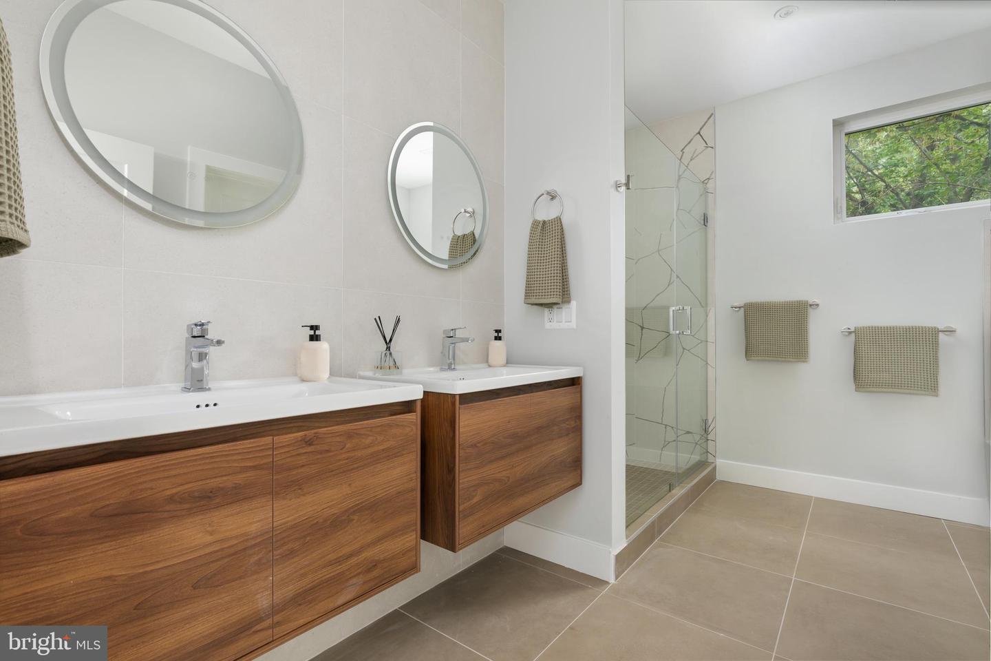 7435 NIGH RD, FALLS CHURCH, Virginia 22043, 5 Bedrooms Bedrooms, ,5 BathroomsBathrooms,Residential,For sale,7435 NIGH RD,VAFX2287938 MLS # VAFX2287938