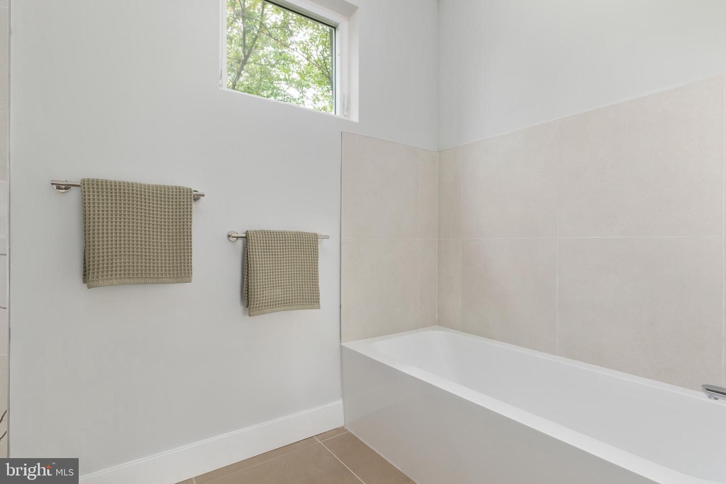 7435 NIGH RD, FALLS CHURCH, Virginia 22043, 5 Bedrooms Bedrooms, ,5 BathroomsBathrooms,Residential,For sale,7435 NIGH RD,VAFX2287938 MLS # VAFX2287938