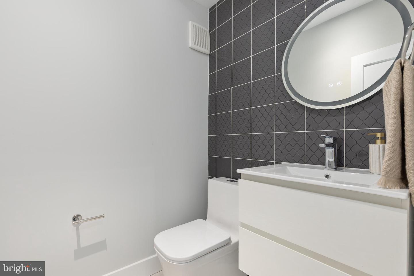 7435 NIGH RD, FALLS CHURCH, Virginia 22043, 5 Bedrooms Bedrooms, ,5 BathroomsBathrooms,Residential,For sale,7435 NIGH RD,VAFX2287938 MLS # VAFX2287938