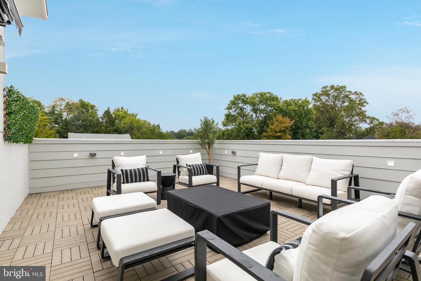 7435 NIGH RD, FALLS CHURCH, Virginia 22043, 5 Bedrooms Bedrooms, ,5 BathroomsBathrooms,Residential,For sale,7435 NIGH RD,VAFX2287938 MLS # VAFX2287938