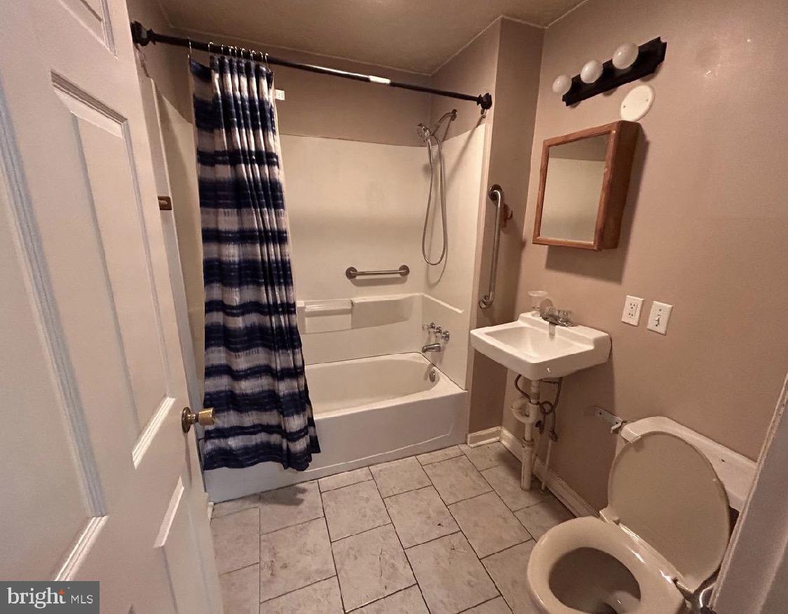 247 11TH STREET NW DR, PULASKI, Virginia 24301, 2 Bedrooms Bedrooms, ,1 BathroomBathrooms,Residential,For sale,247 11TH STREET NW DR,VAPU2000048 MLS # VAPU2000048