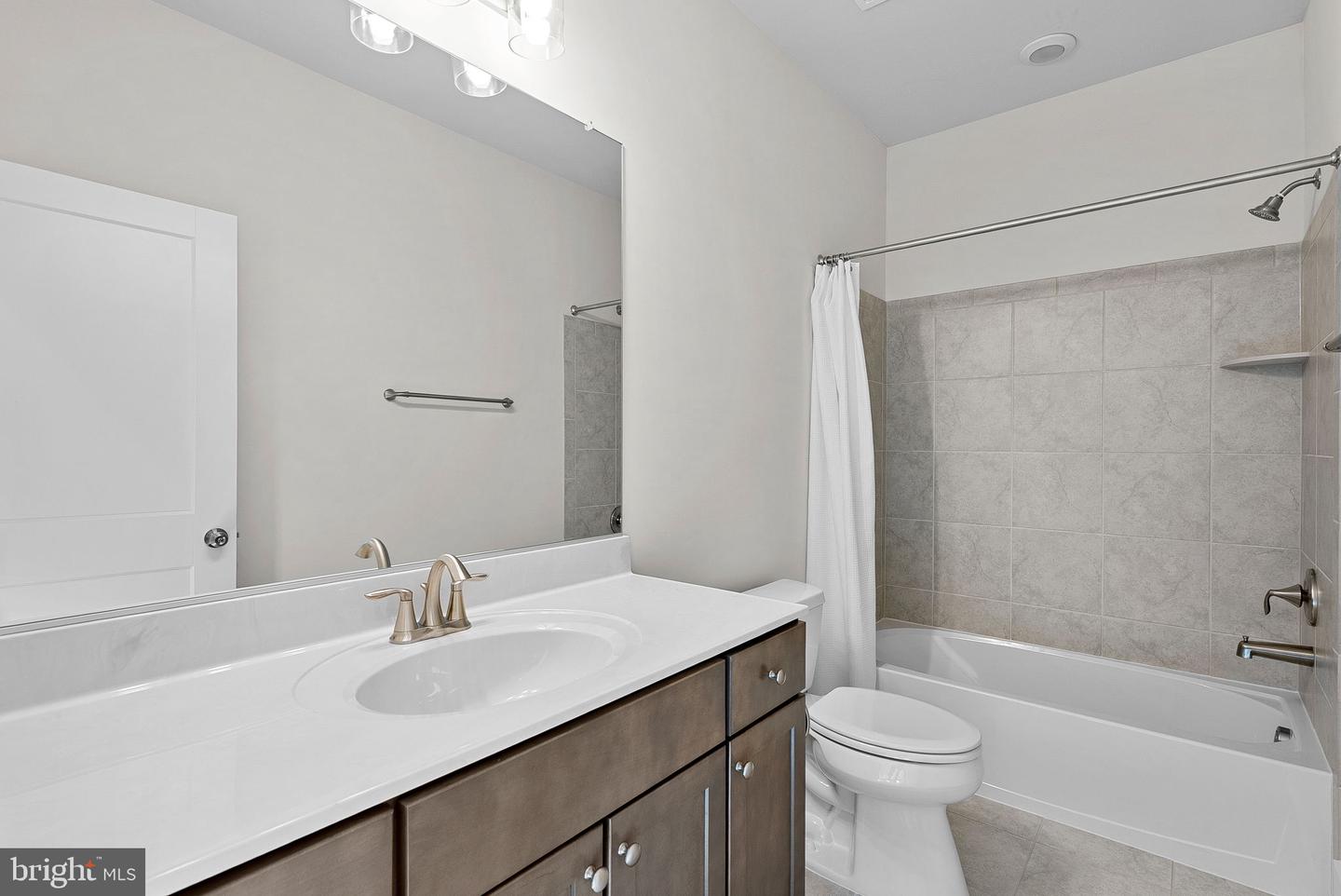 20108 OLD LINE TER, ASHBURN, Virginia 20147, 3 Bedrooms Bedrooms, ,2 BathroomsBathrooms,Residential,For sale,20108 OLD LINE TER,VALO2114884 MLS # VALO2114884