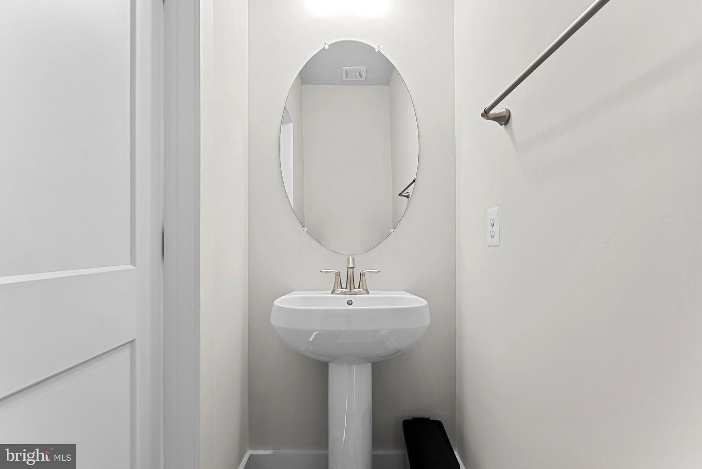 20108 OLD LINE TER, ASHBURN, Virginia 20147, 3 Bedrooms Bedrooms, ,2 BathroomsBathrooms,Residential,For sale,20108 OLD LINE TER,VALO2114884 MLS # VALO2114884