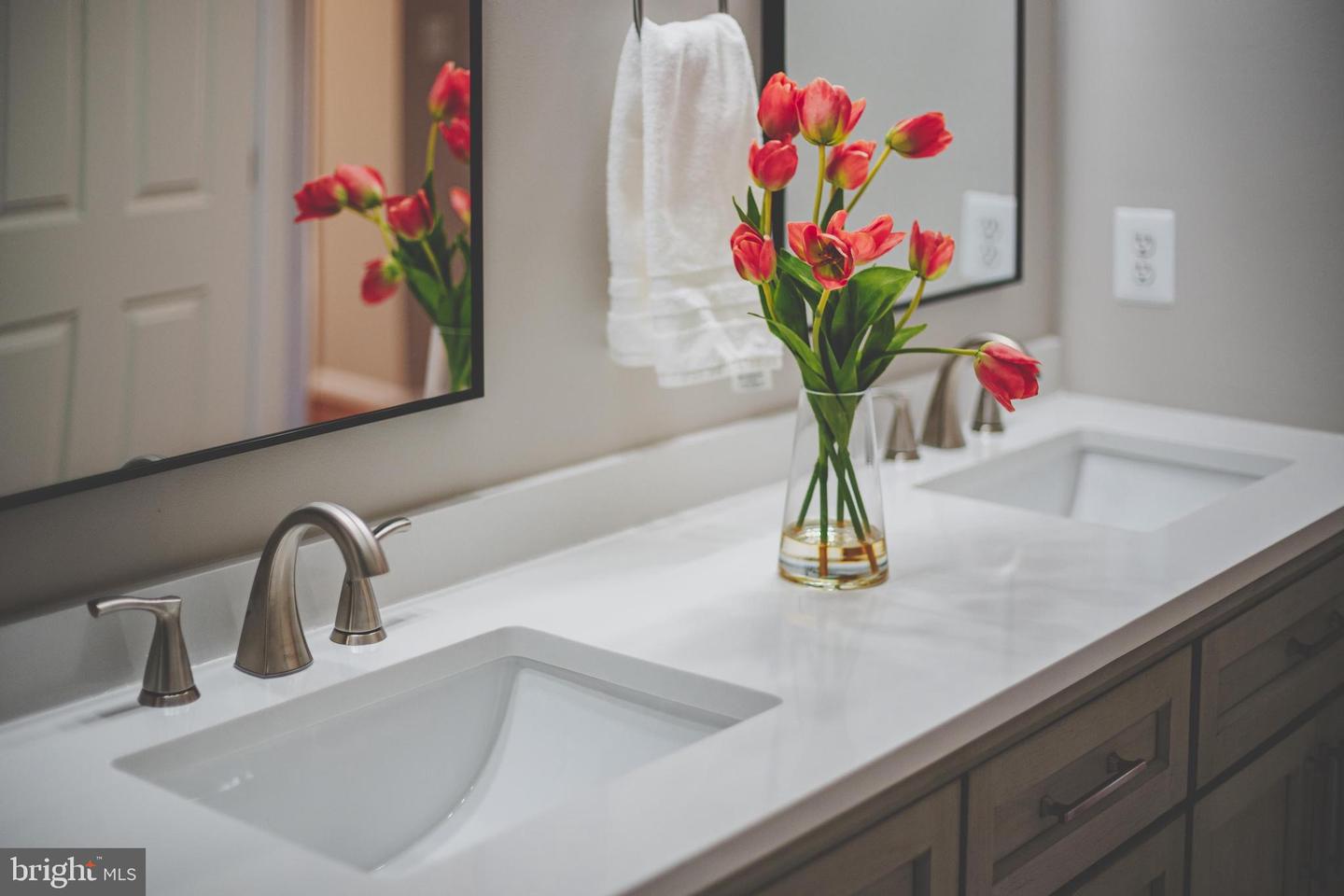 613 BRIAN THOMAS CT SE, LEESBURG, Virginia 20175, 4 Bedrooms Bedrooms, ,3 BathroomsBathrooms,Residential,For sale,613 BRIAN THOMAS CT SE,VALO2114938 MLS # VALO2114938