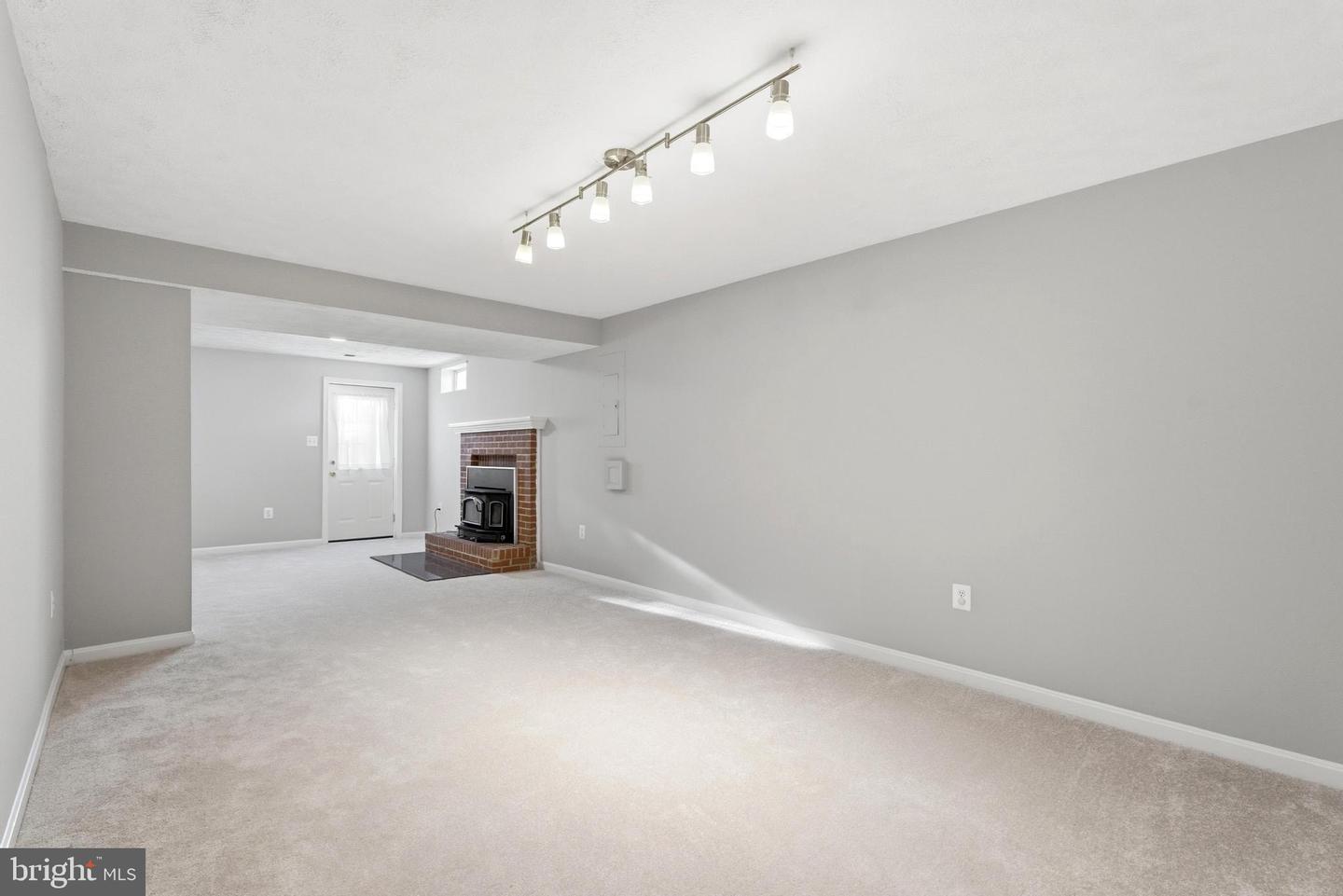 613 BRIAN THOMAS CT SE, LEESBURG, Virginia 20175, 4 Bedrooms Bedrooms, ,3 BathroomsBathrooms,Residential,For sale,613 BRIAN THOMAS CT SE,VALO2114938 MLS # VALO2114938