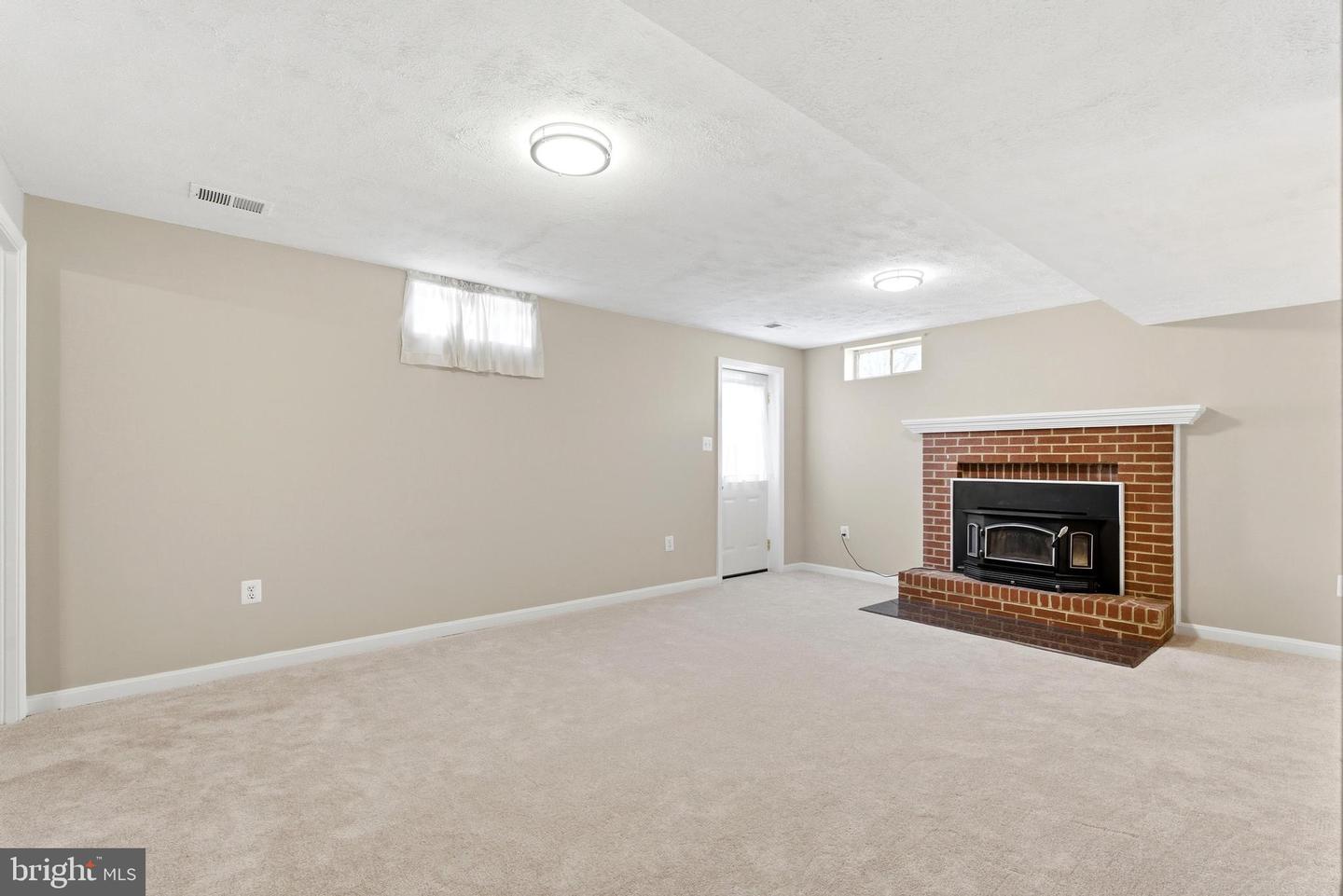 613 BRIAN THOMAS CT SE, LEESBURG, Virginia 20175, 4 Bedrooms Bedrooms, ,3 BathroomsBathrooms,Residential,For sale,613 BRIAN THOMAS CT SE,VALO2114938 MLS # VALO2114938