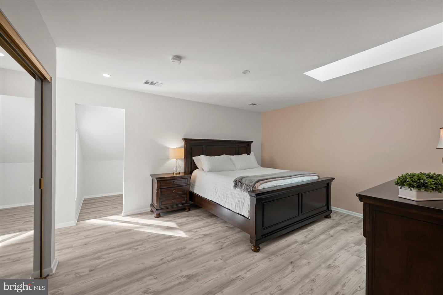 1925 N WESTMORELAND ST, ARLINGTON, Virginia 22213, 4 Bedrooms Bedrooms, 8 Rooms Rooms,3 BathroomsBathrooms,Residential,For sale,1925 N WESTMORELAND ST,VAAR2068288 MLS # VAAR2068288