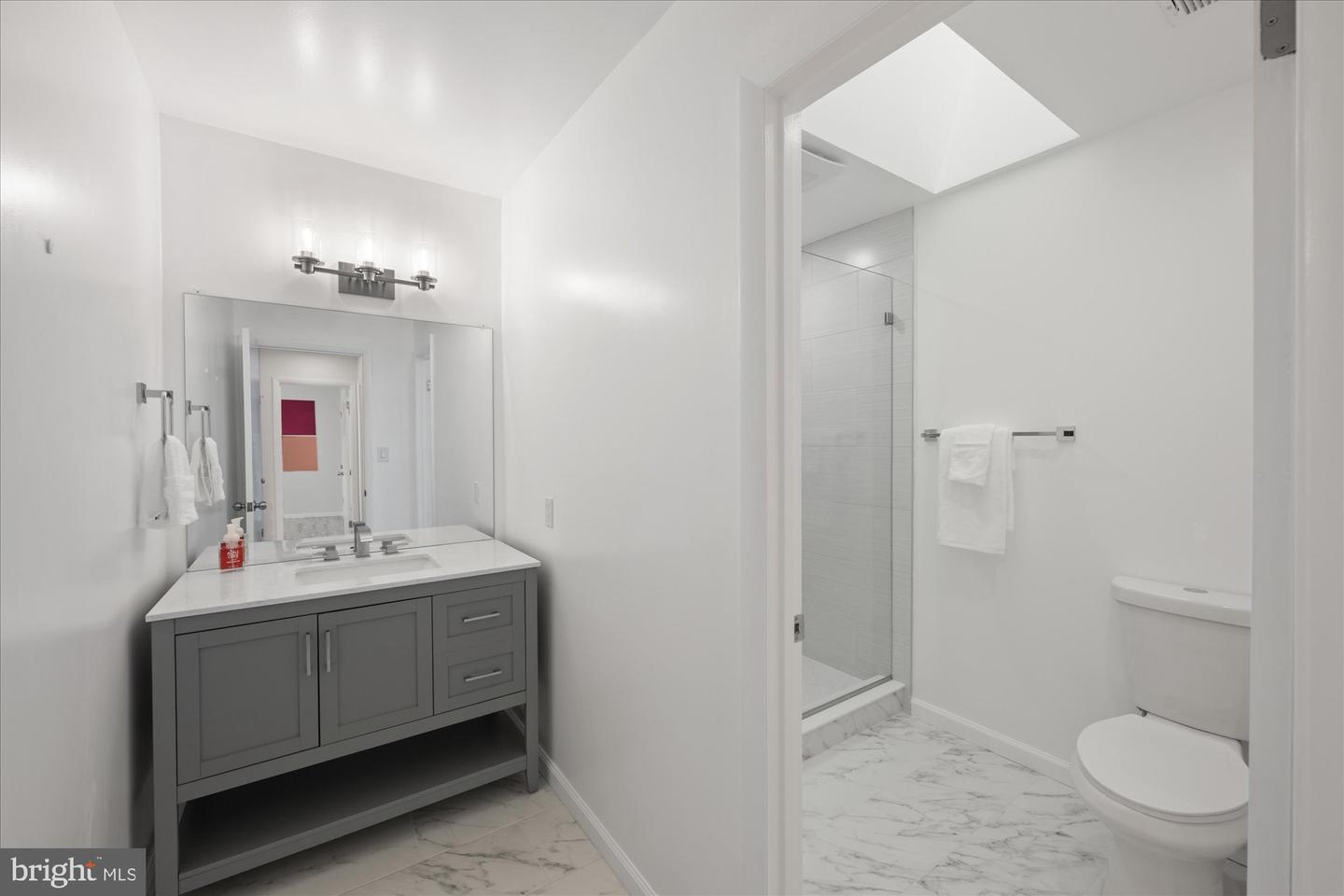 1925 N WESTMORELAND ST, ARLINGTON, Virginia 22213, 4 Bedrooms Bedrooms, 8 Rooms Rooms,3 BathroomsBathrooms,Residential,For sale,1925 N WESTMORELAND ST,VAAR2068288 MLS # VAAR2068288