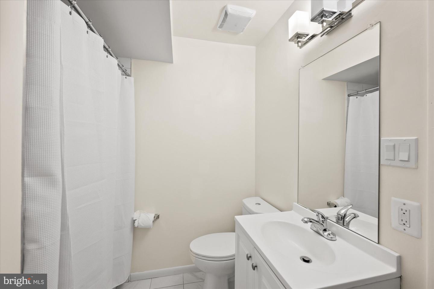 1925 N WESTMORELAND ST, ARLINGTON, Virginia 22213, 4 Bedrooms Bedrooms, 8 Rooms Rooms,3 BathroomsBathrooms,Residential,For sale,1925 N WESTMORELAND ST,VAAR2068288 MLS # VAAR2068288