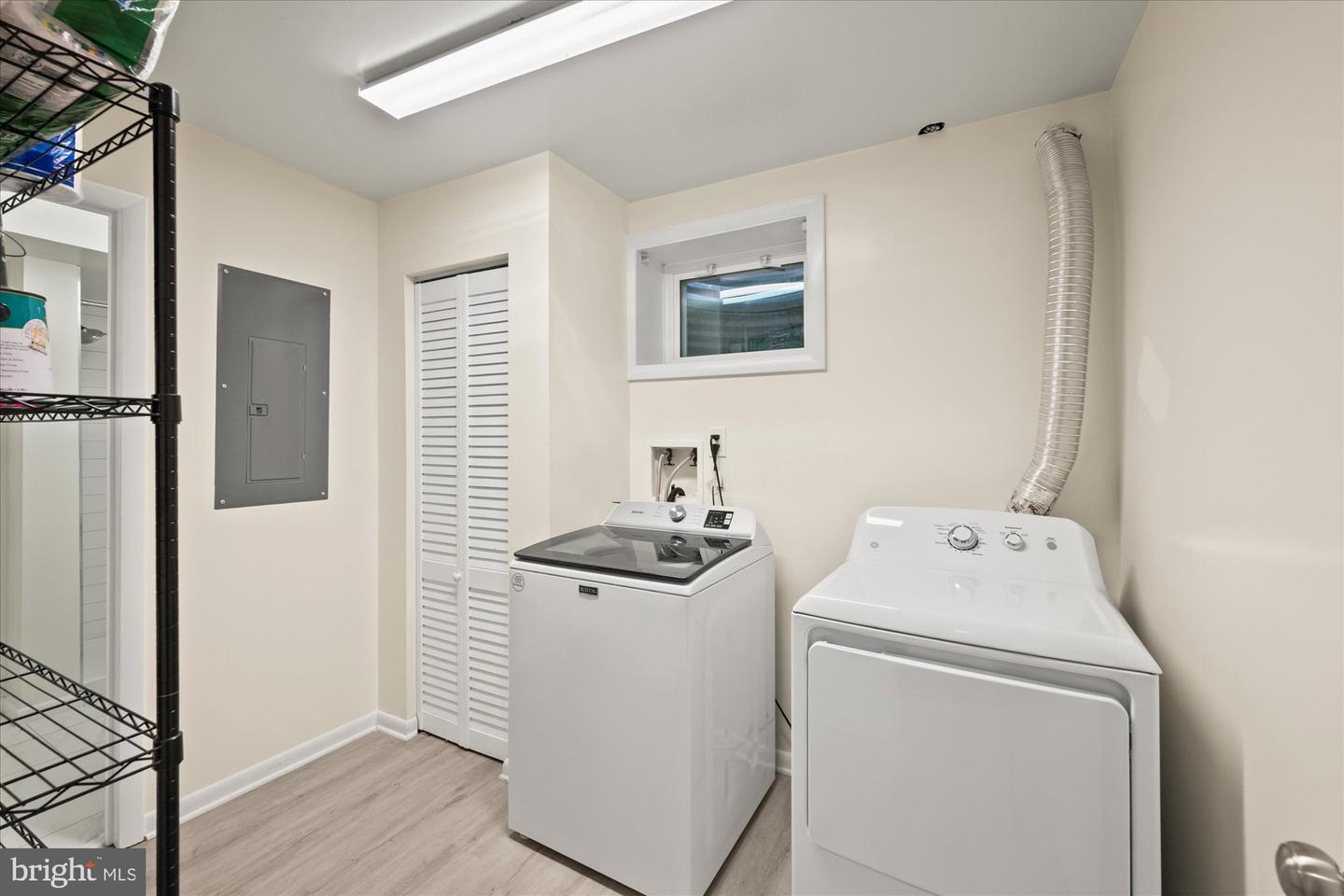 1925 N WESTMORELAND ST, ARLINGTON, Virginia 22213, 4 Bedrooms Bedrooms, 8 Rooms Rooms,3 BathroomsBathrooms,Residential,For sale,1925 N WESTMORELAND ST,VAAR2068288 MLS # VAAR2068288