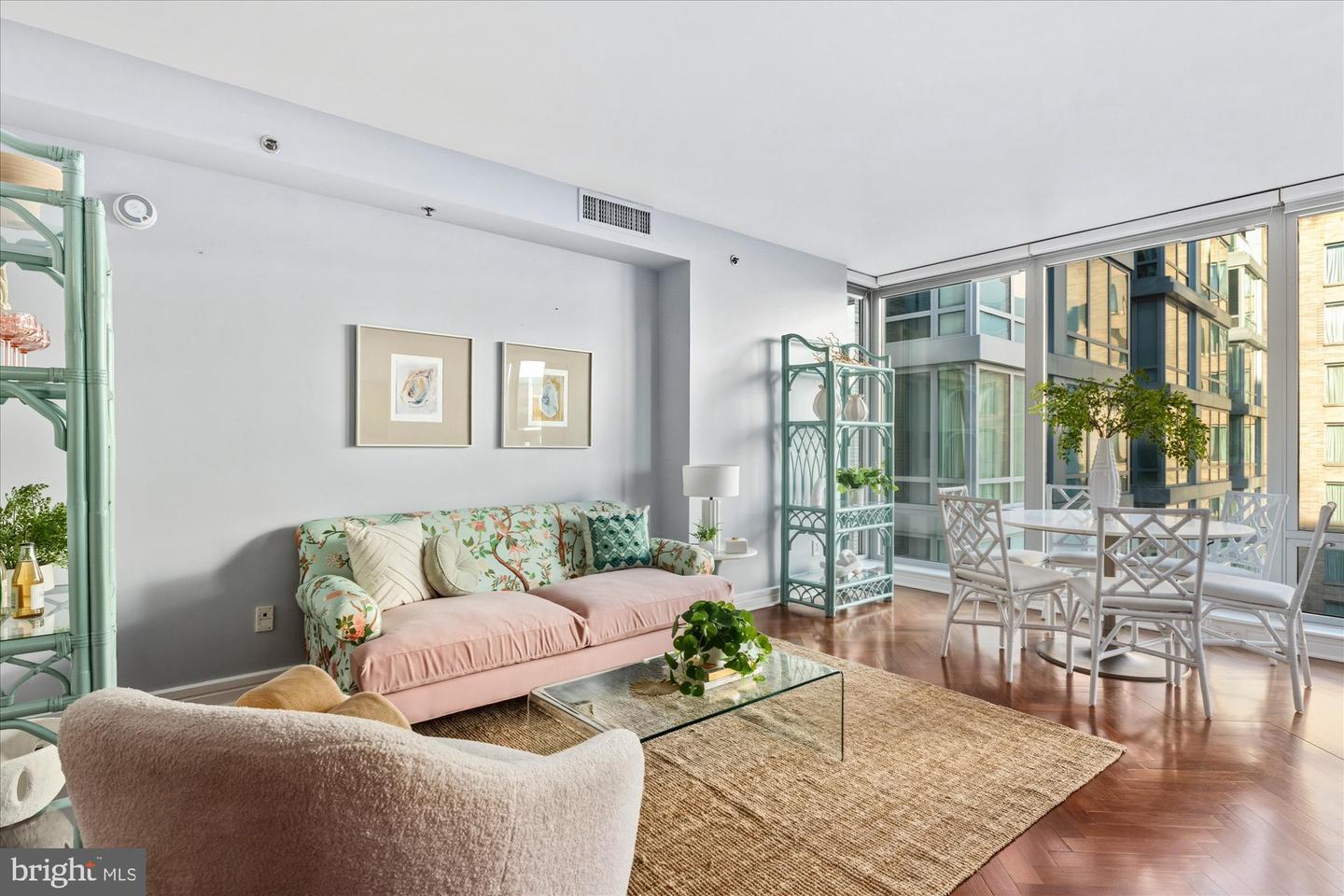 1155 23RD ST NW #8H, WASHINGTON, District Of Columbia 20037, 2 Bedrooms Bedrooms, ,2 BathroomsBathrooms,Residential,For sale,1155 23RD ST NW #8H,DCDC2244060 MLS # DCDC2244060