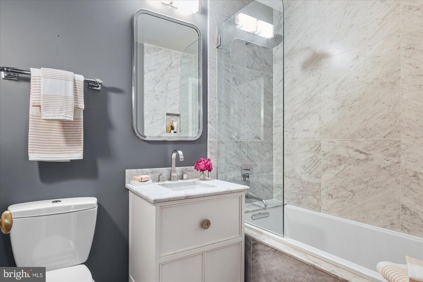 1155 23RD ST NW #8H, WASHINGTON, District Of Columbia 20037, 2 Bedrooms Bedrooms, ,2 BathroomsBathrooms,Residential,For sale,1155 23RD ST NW #8H,DCDC2244060 MLS # DCDC2244060